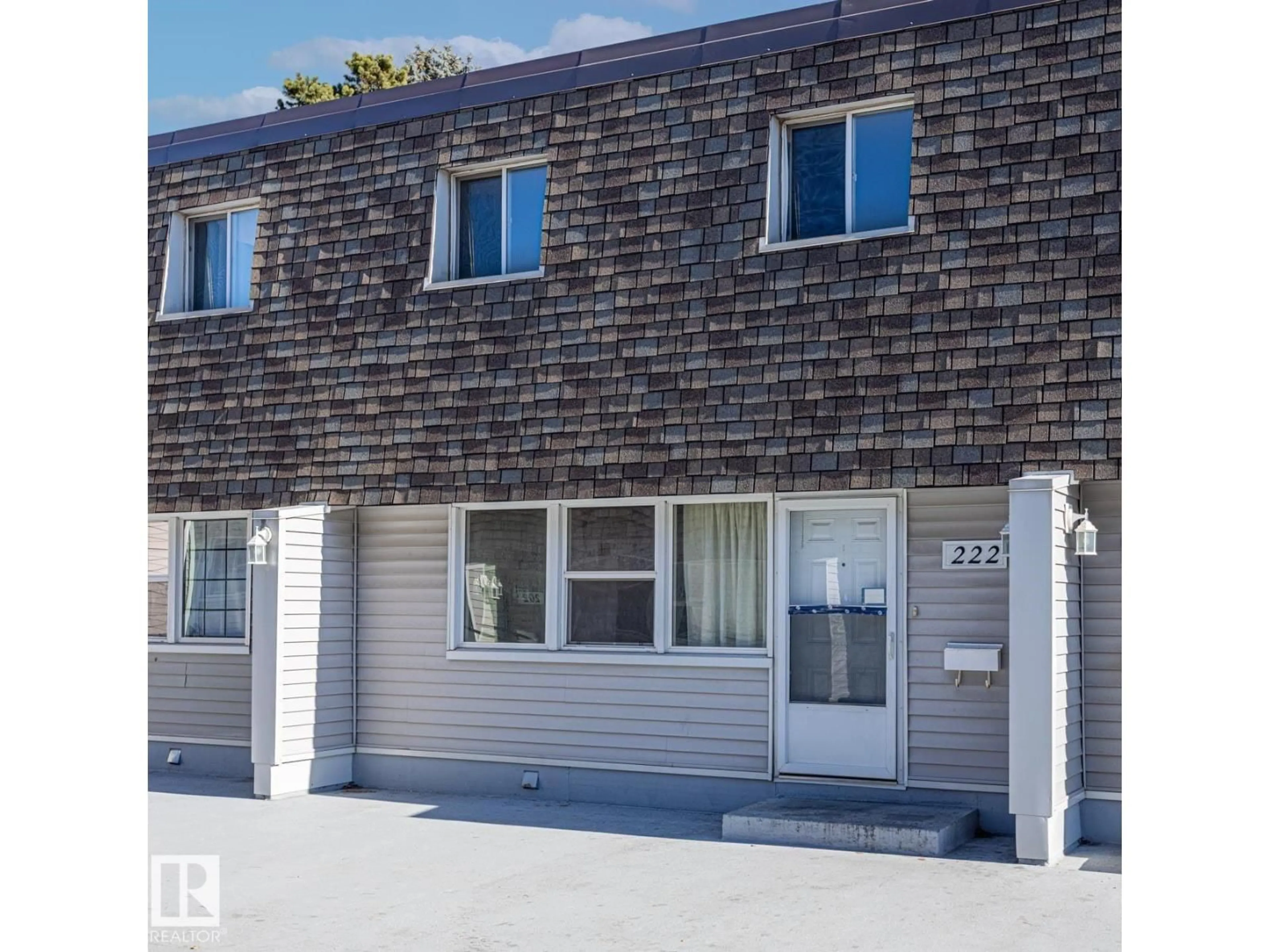 Home with vinyl exterior material, street for 222 VILLAGE ON THE GREEN GR, Edmonton Alberta T5A1H2