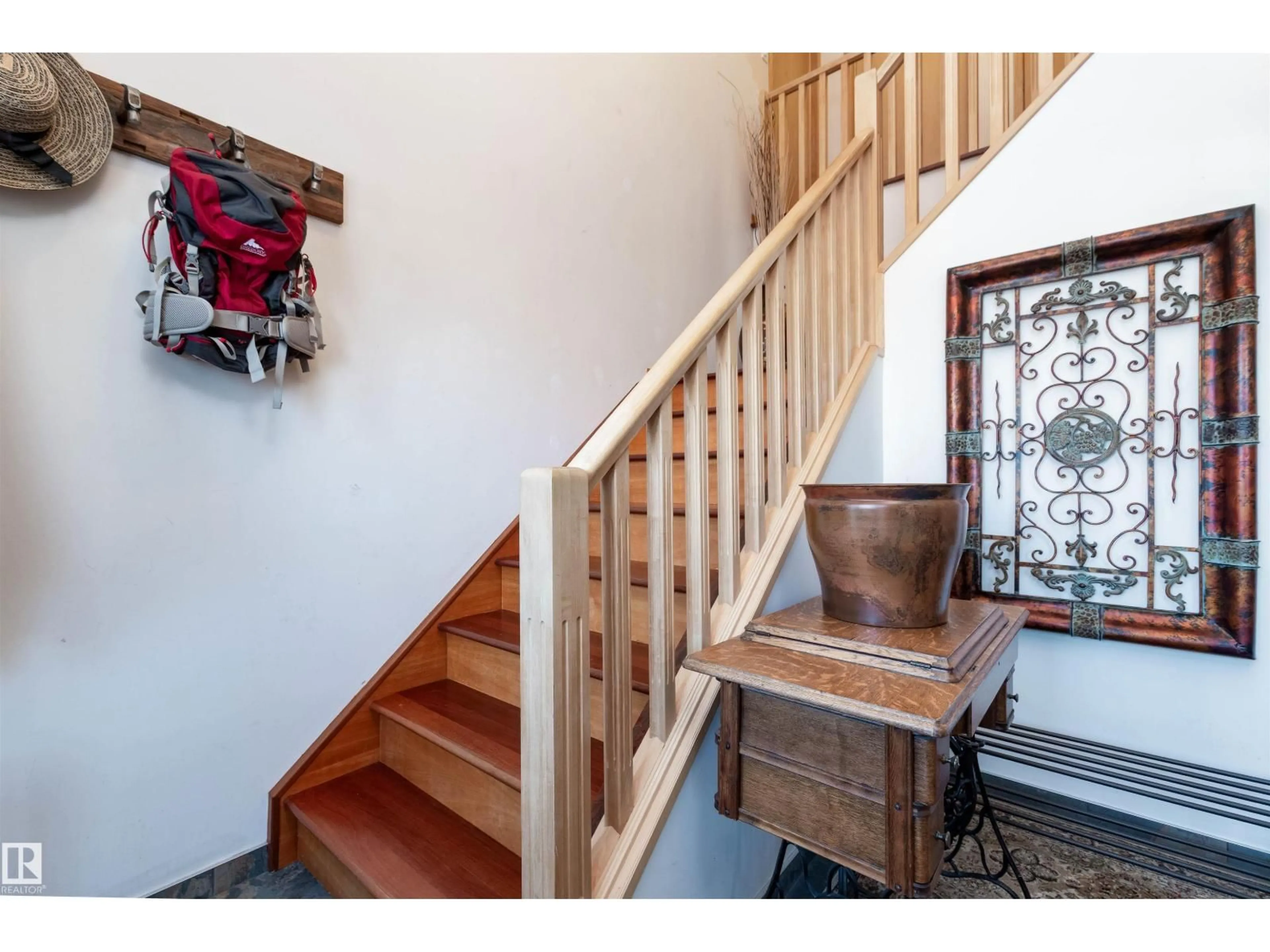 Unknown for 11158 51 ST, Edmonton Alberta T5W3E6