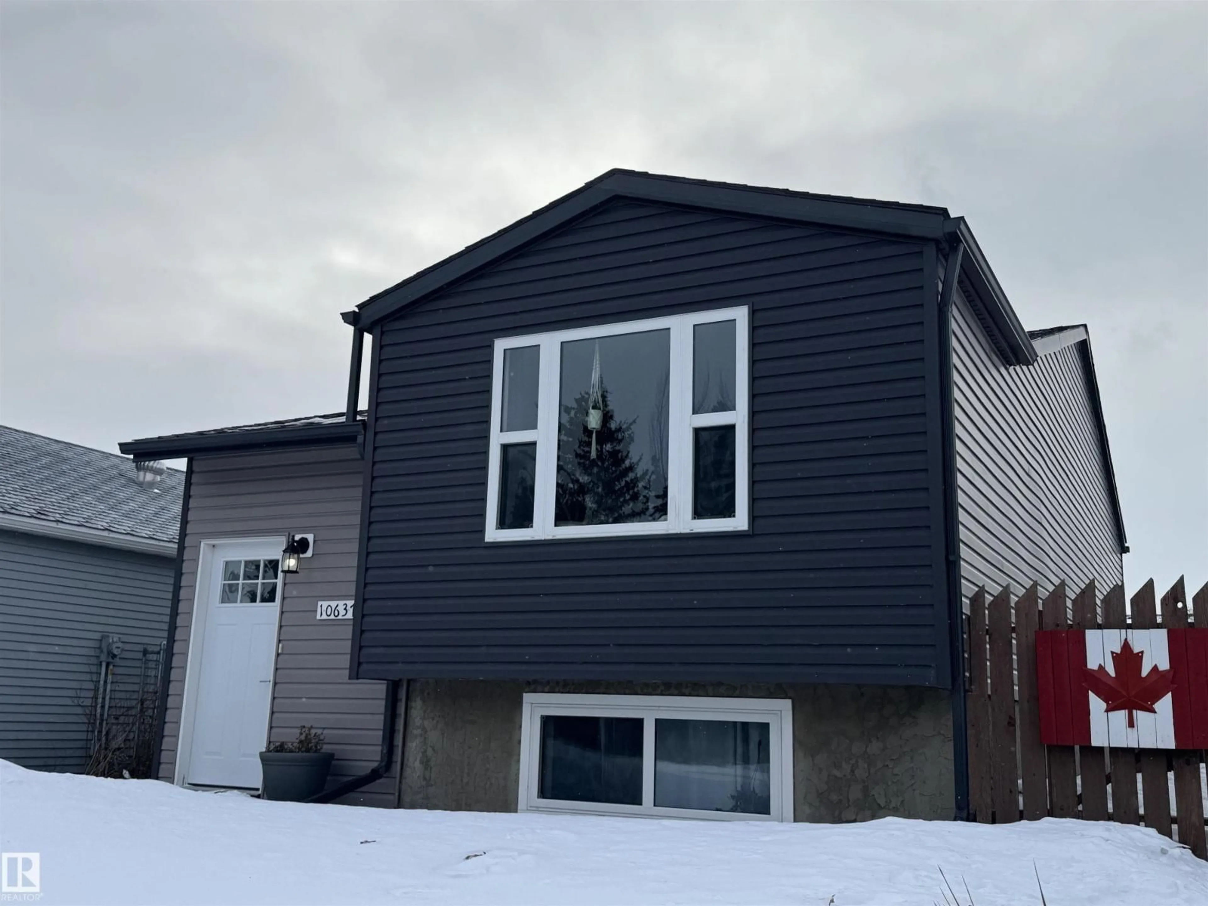 Home with vinyl exterior material, unknown for 10637 110 ST, Westlock Alberta T7P1B5