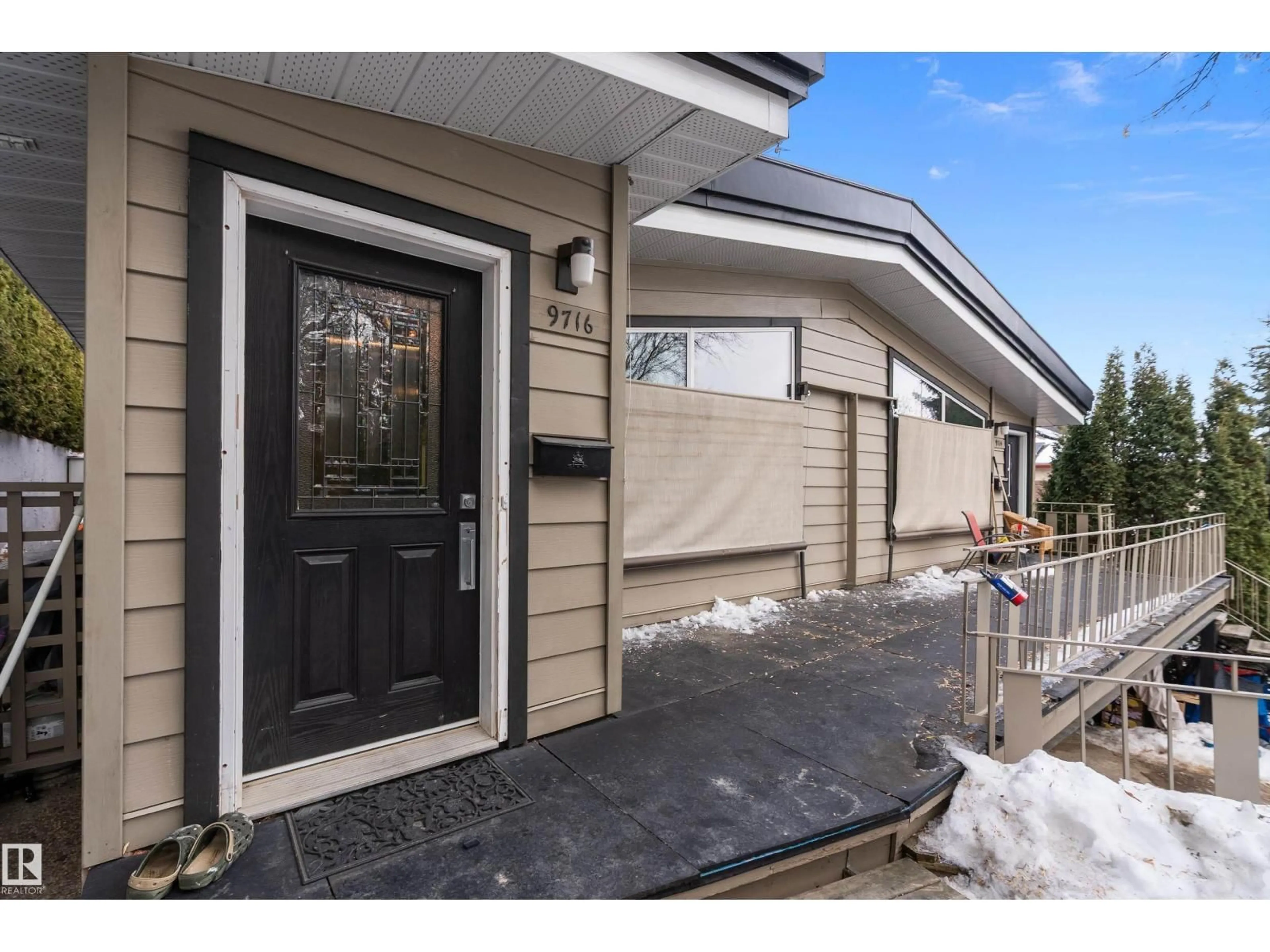 Unknown for NW - 9716 88 AV, Edmonton Alberta T6E2P9