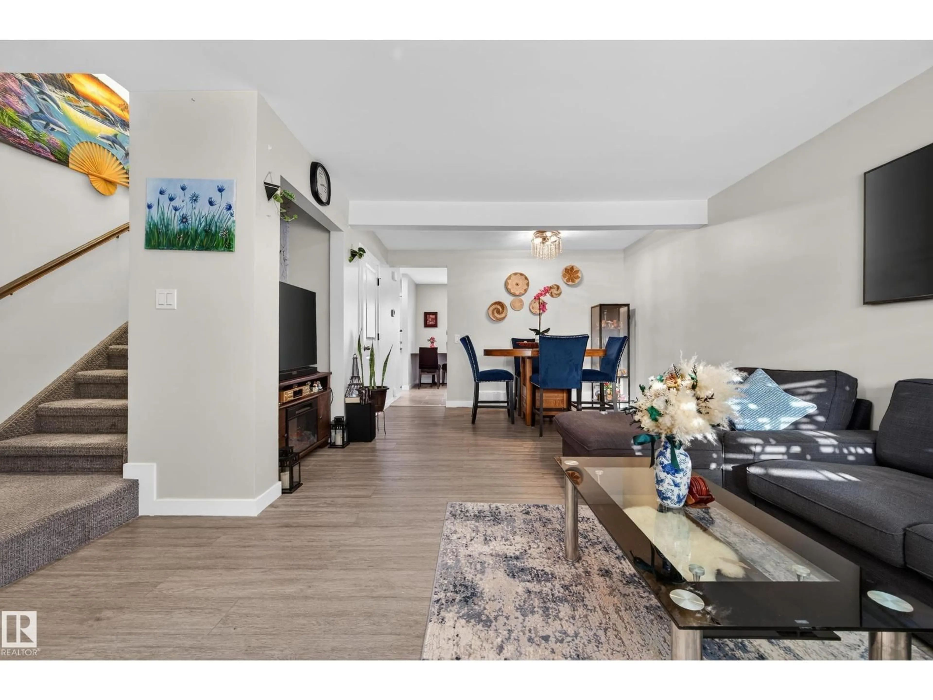 Unknown for 4755 35 AV, Edmonton Alberta T6L3P8