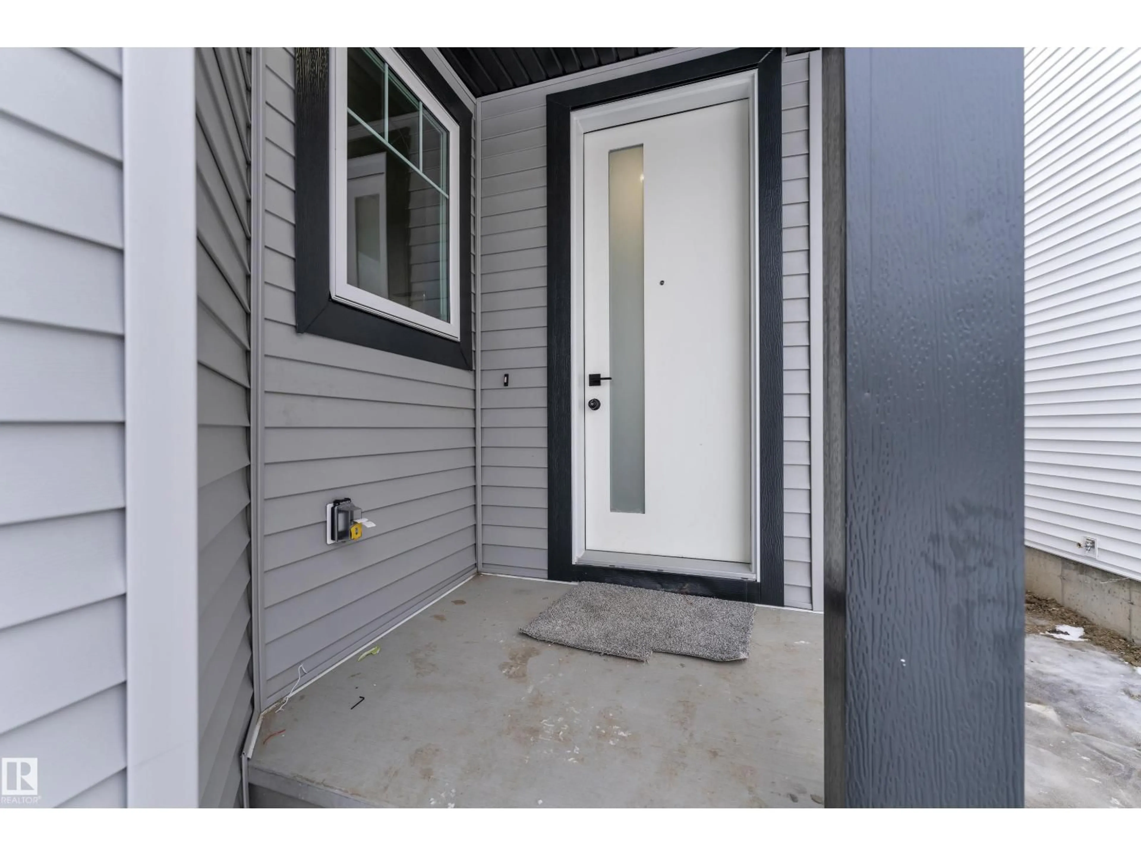 Indoor entryway for 749 ASTORIA WY, Devon Alberta T9G0M7