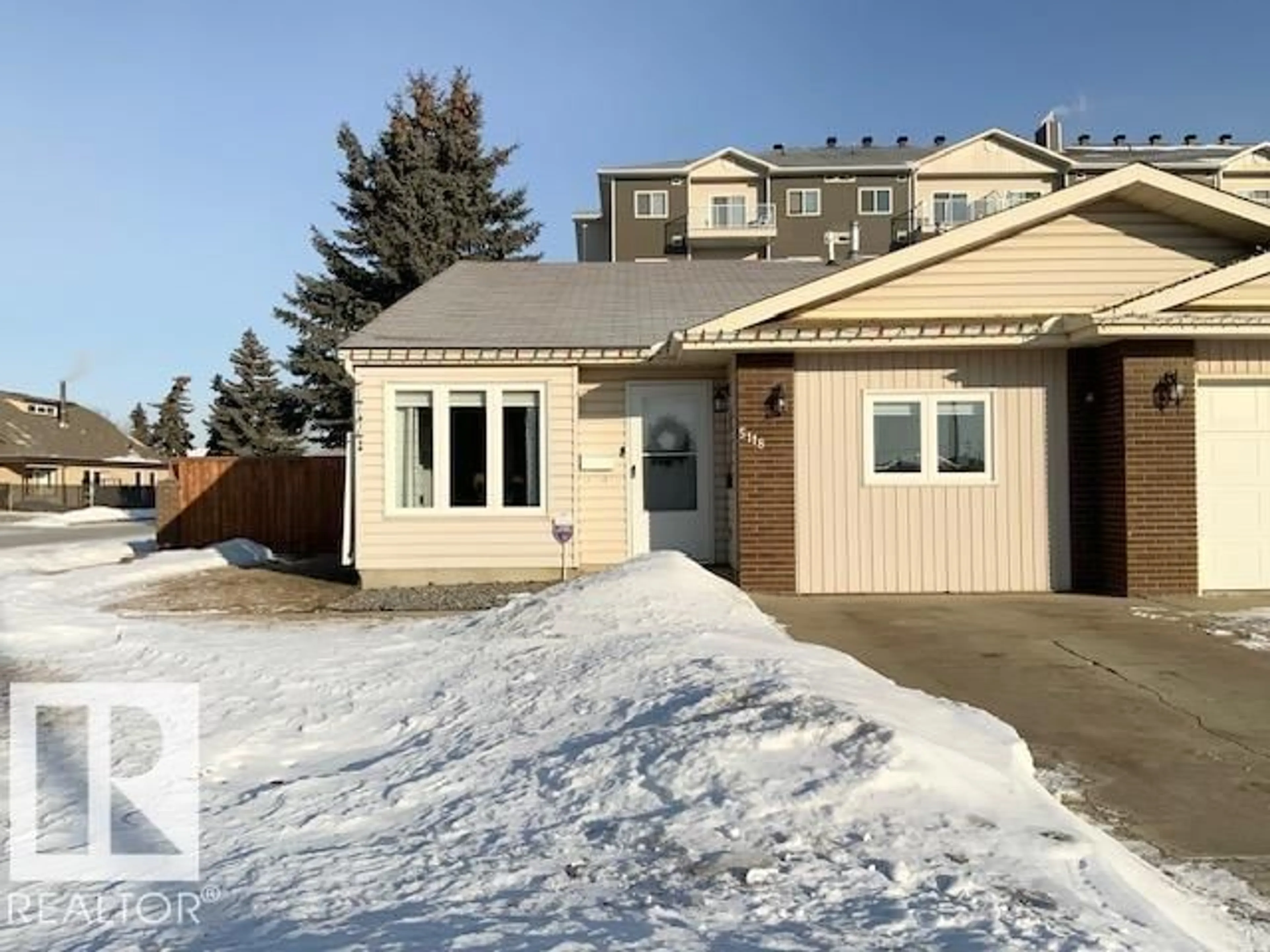Home with vinyl exterior material, street for 5118 56 AV, Wetaskiwin Alberta T9A3N5