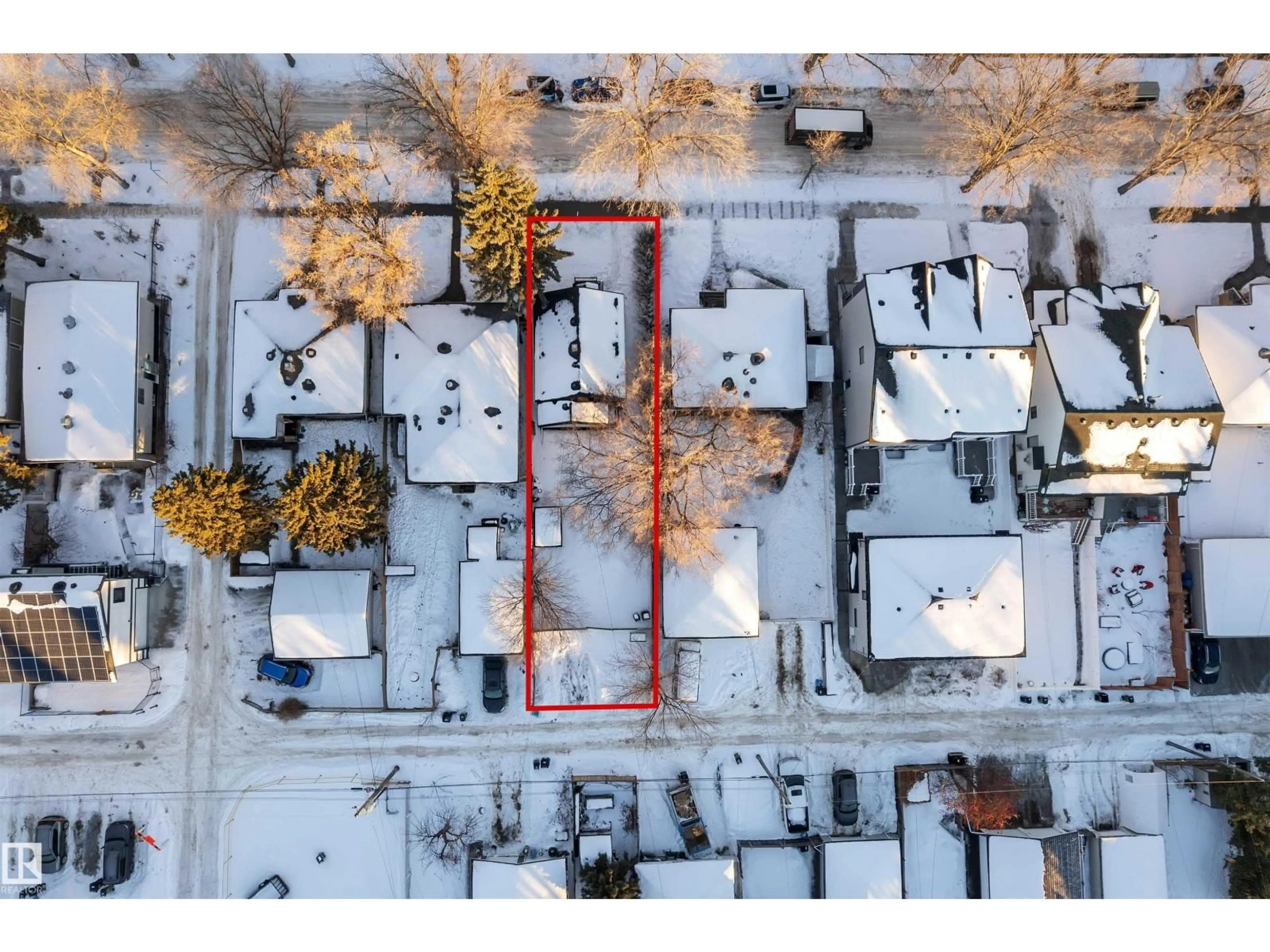 A pic from outside/outdoor area/front of a property/back of a property/a pic from drone, building for 10657 64 AV, Edmonton Alberta T6H1T1