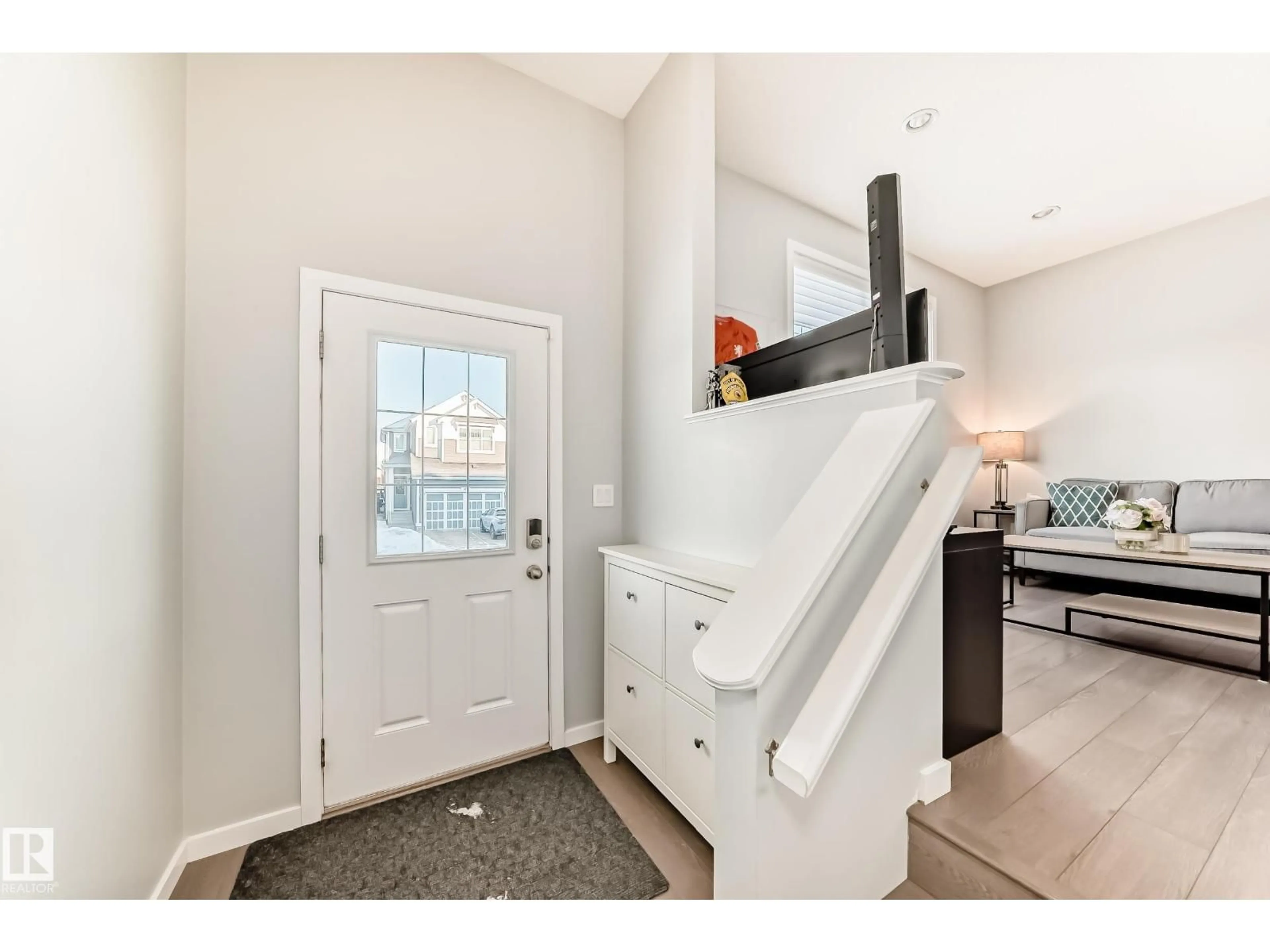 Indoor entryway for 425 SIMPKINS LI, Leduc Alberta T9E1B8