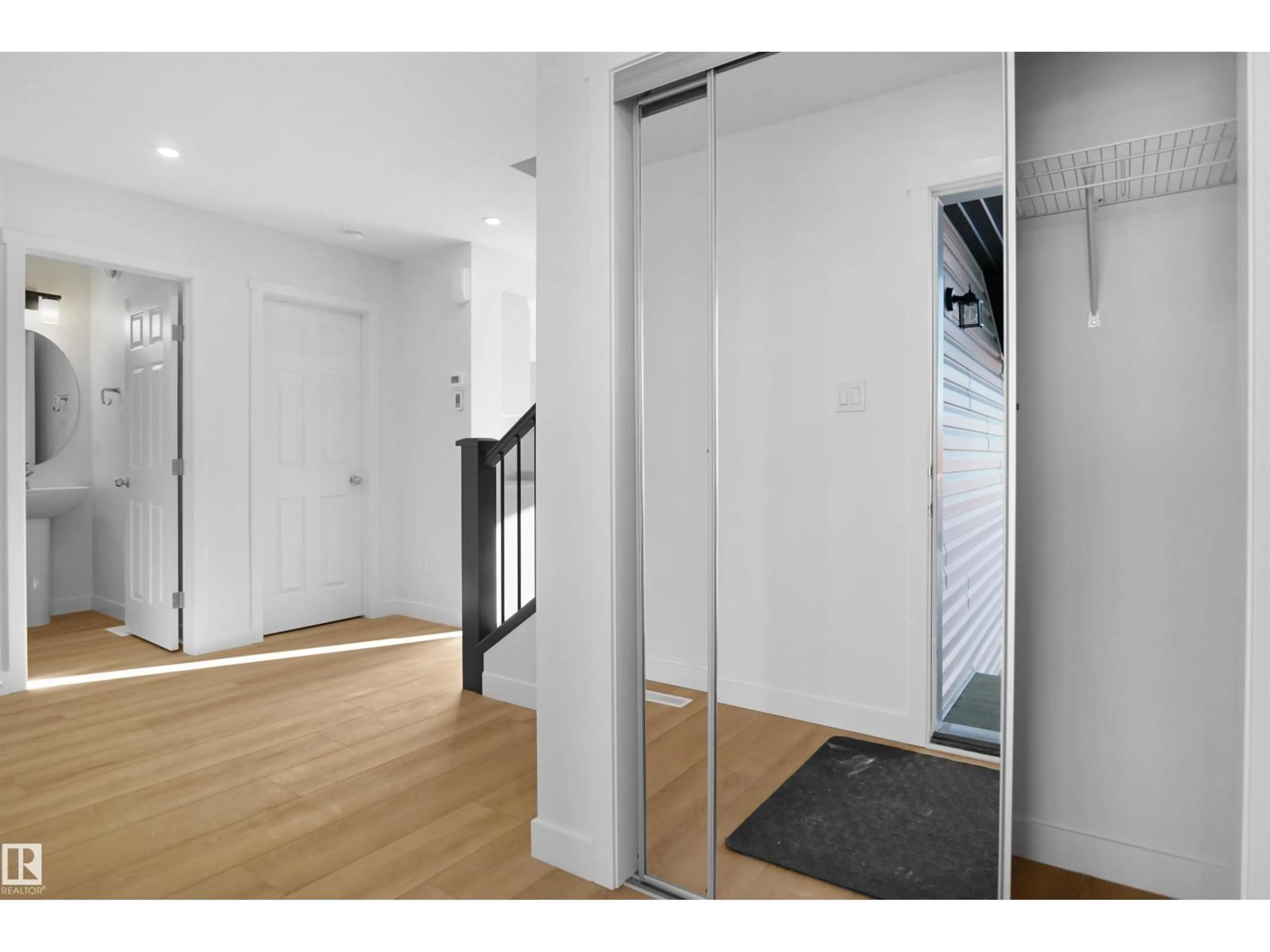 Unknown for 1176 SOUTH CREEK WD, Stony Plain Alberta T7Z2Z1