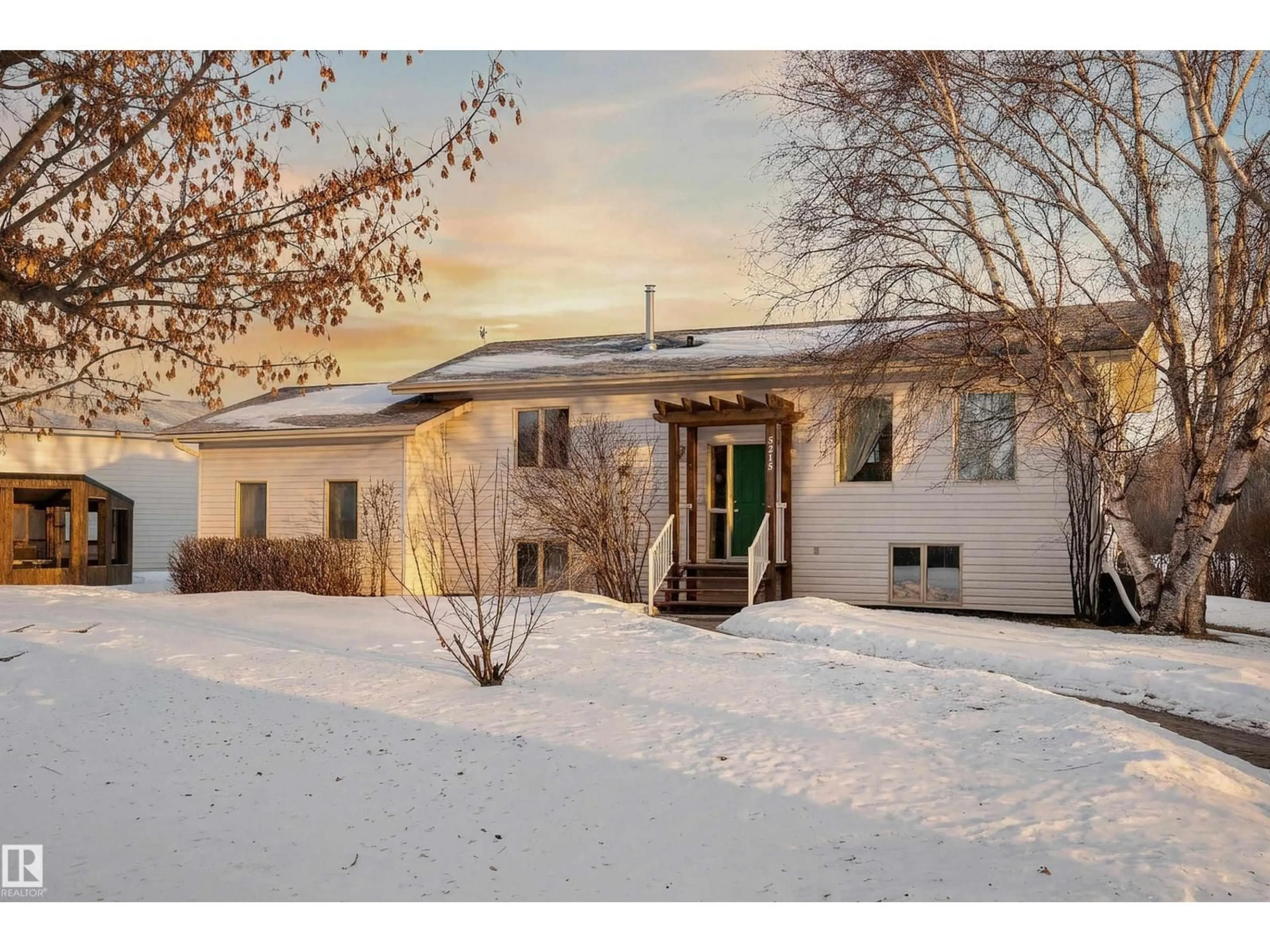 Unknown for 5215 49 AV, Onoway Alberta T0E1V0