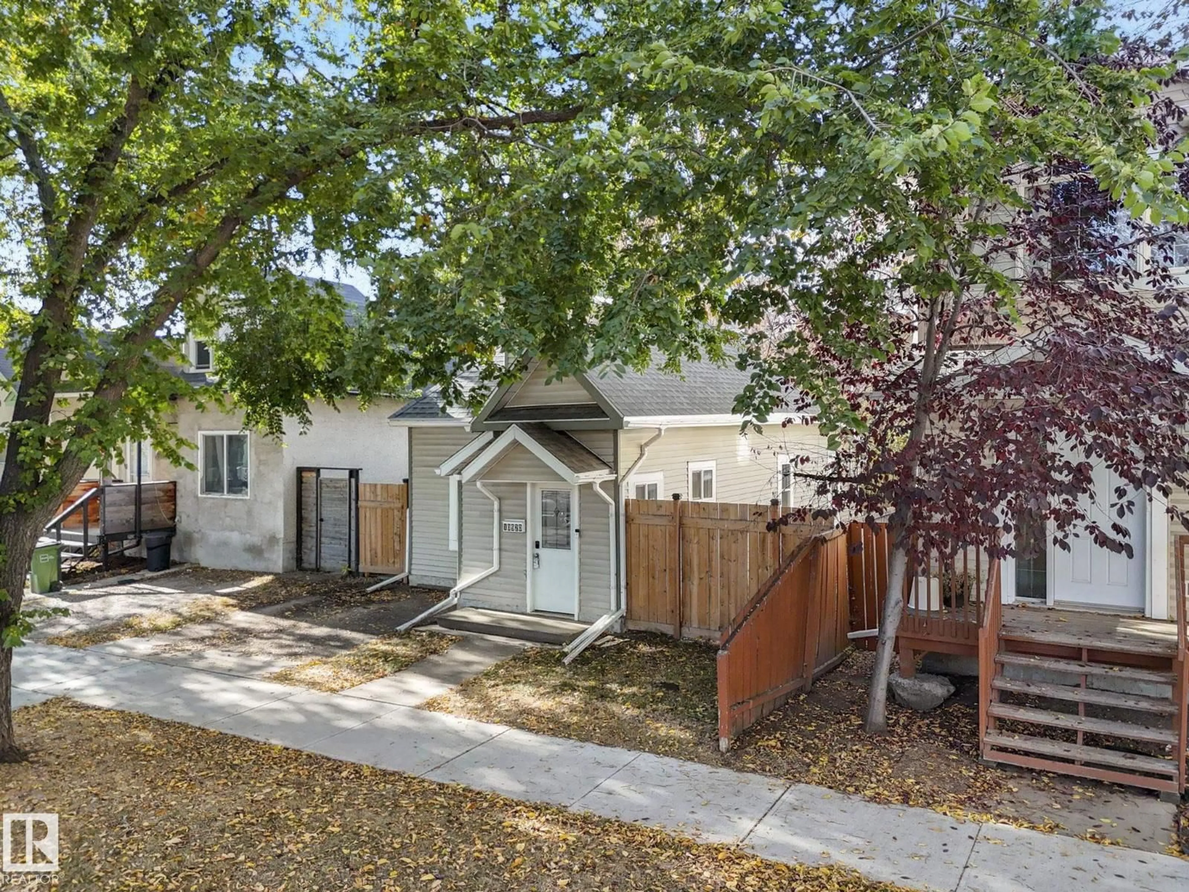 A pic from outside/outdoor area/front of a property/back of a property/a pic from drone, street for 10920 92 ST, Edmonton Alberta T5H1W1