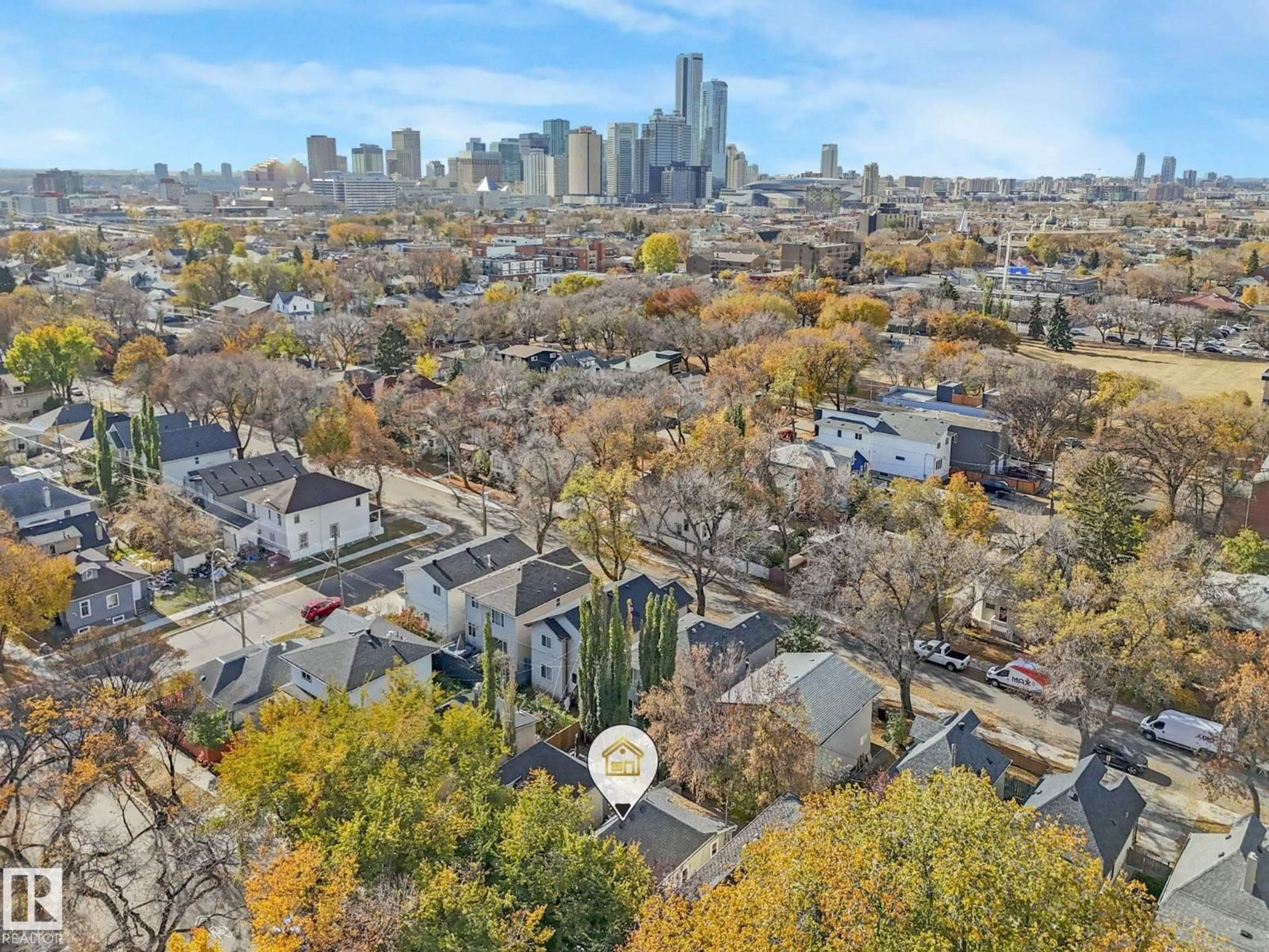 A pic from outside/outdoor area/front of a property/back of a property/a pic from drone, city buildings view from balcony for 10920 92 ST, Edmonton Alberta T5H1W1