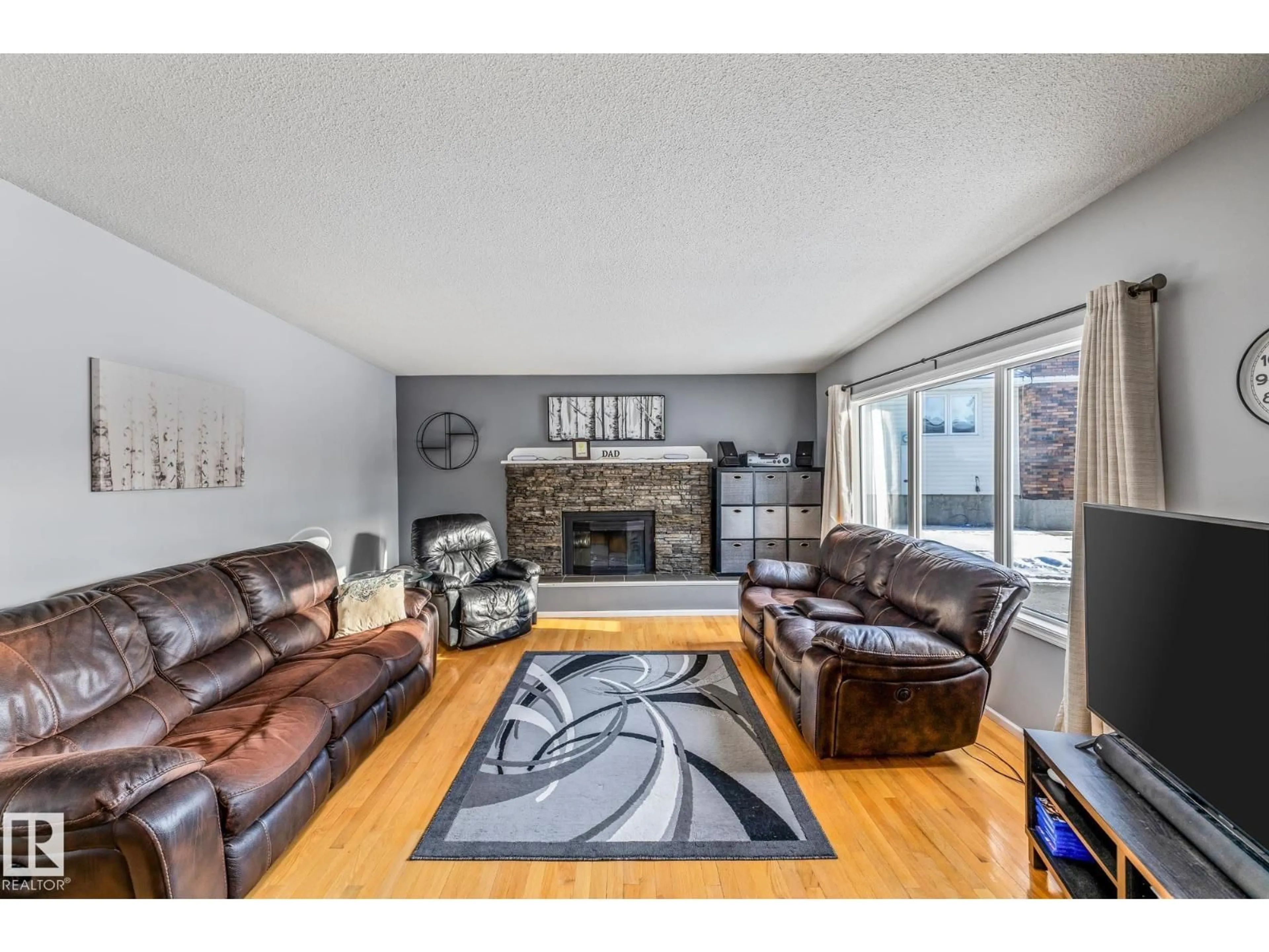Living room with furniture, unknown for 4 GRAVENHURST CR, Sherwood Park Alberta T8A3C4