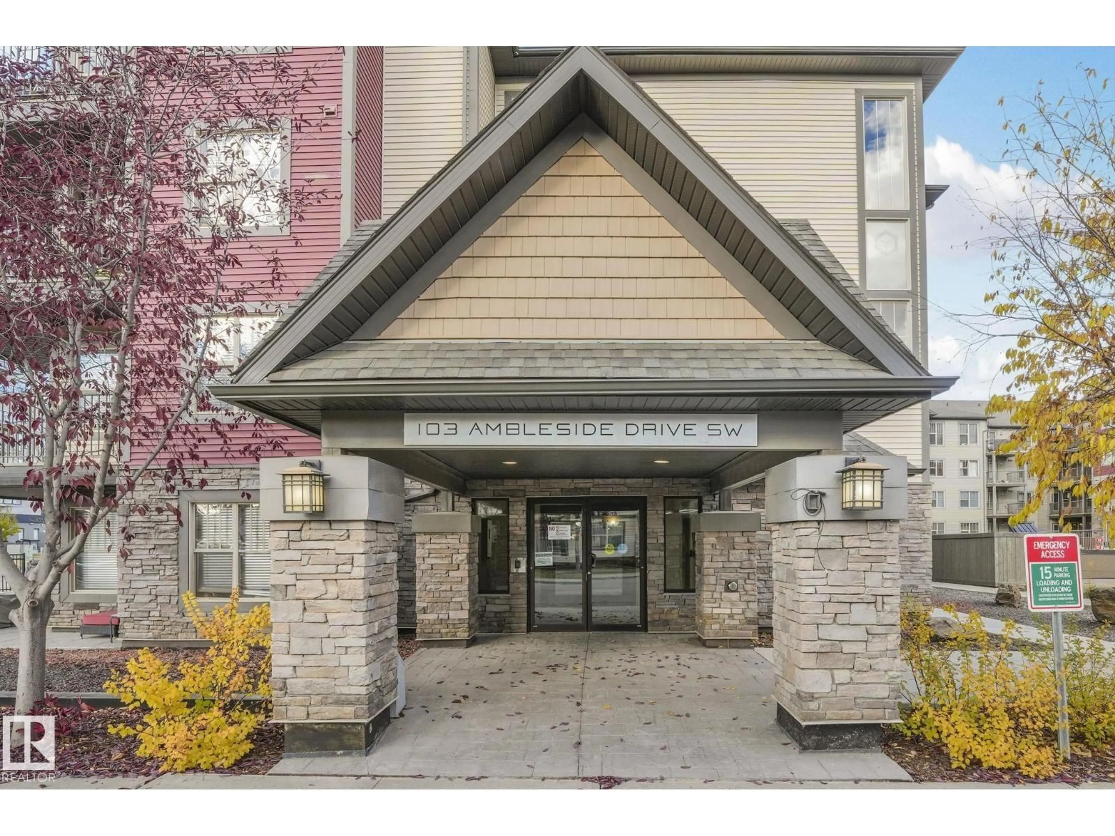 Indoor foyer for 103 - 210 AMBLESIDE DR, Edmonton Alberta T6W0J4