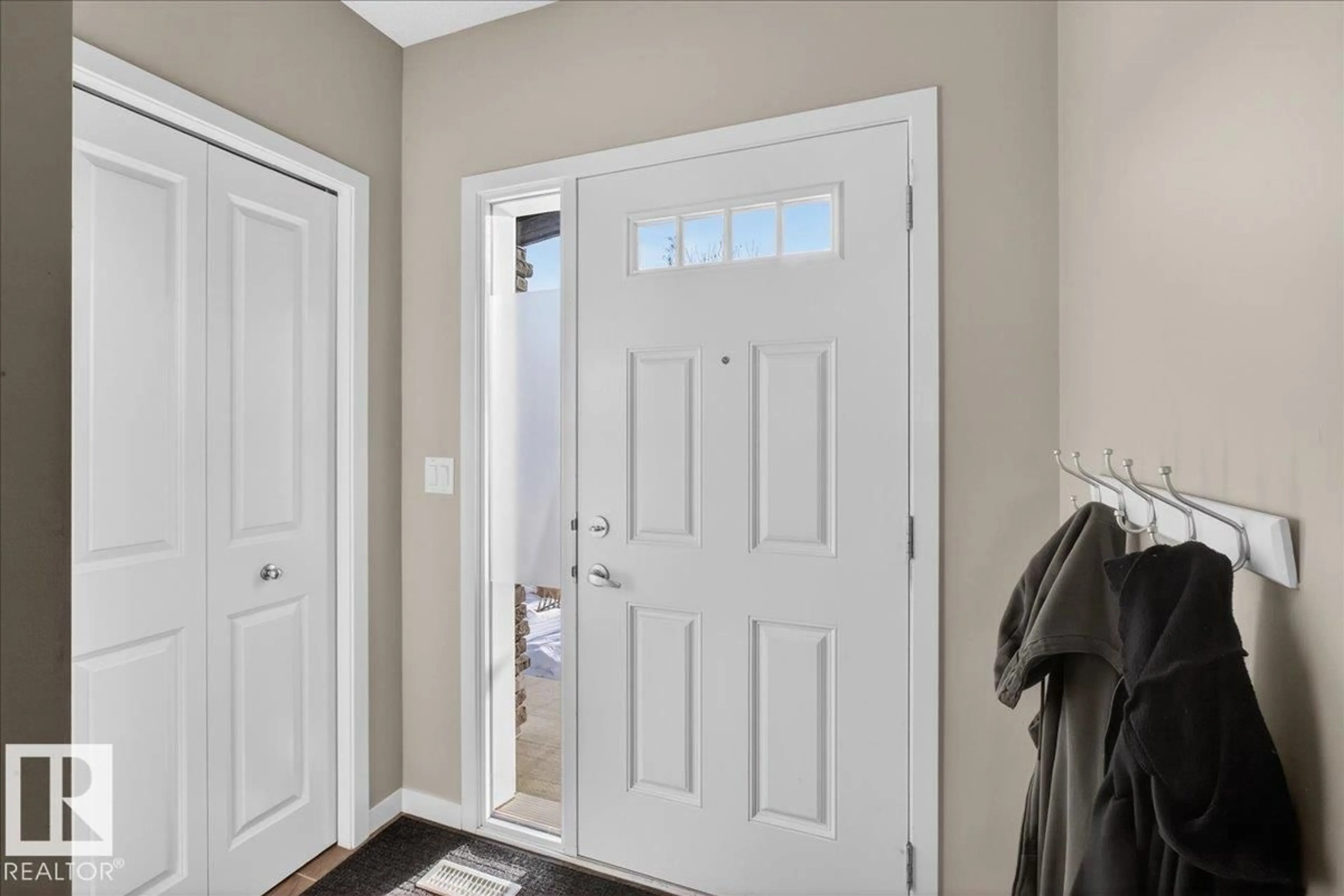 Indoor entryway for SW - 5220 20 AV, Edmonton Alberta T6X1V6