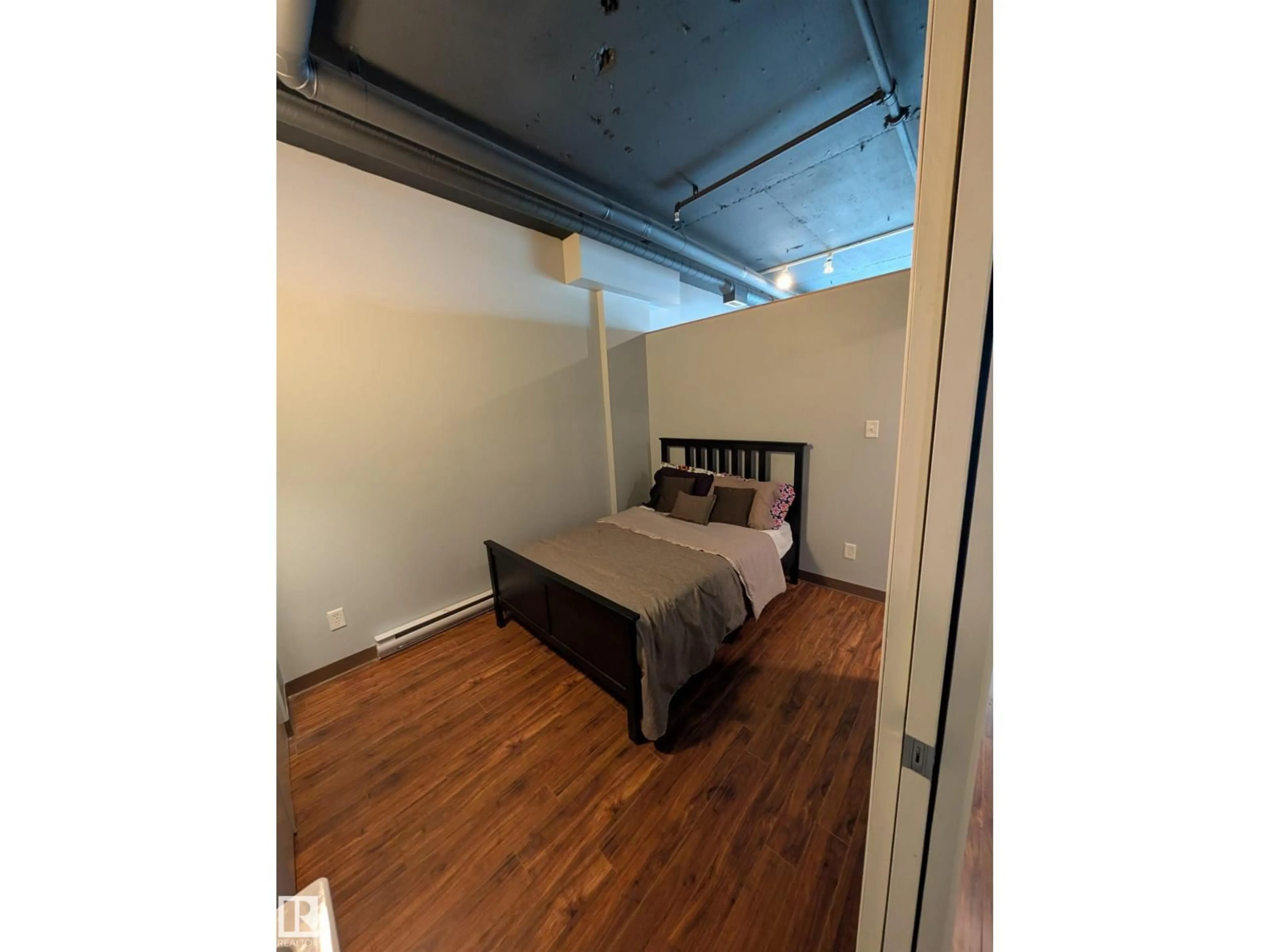 A pic of a room for 10024 - 1013 JASPER AV, Edmonton Alberta T5J1R9