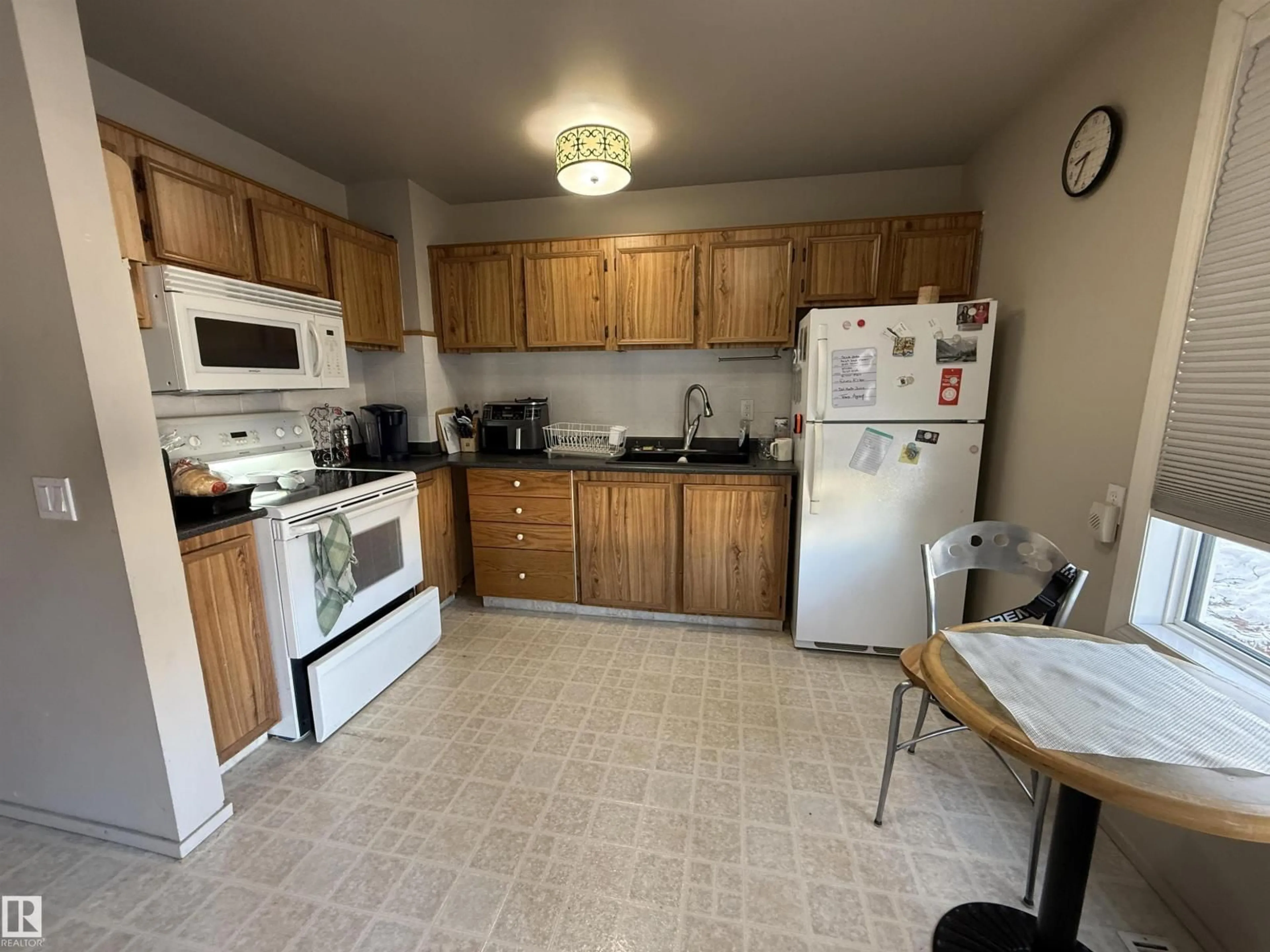 Standard kitchen, unknown for 85 - 2024 57 ST, Edmonton Alberta T6L2Z3