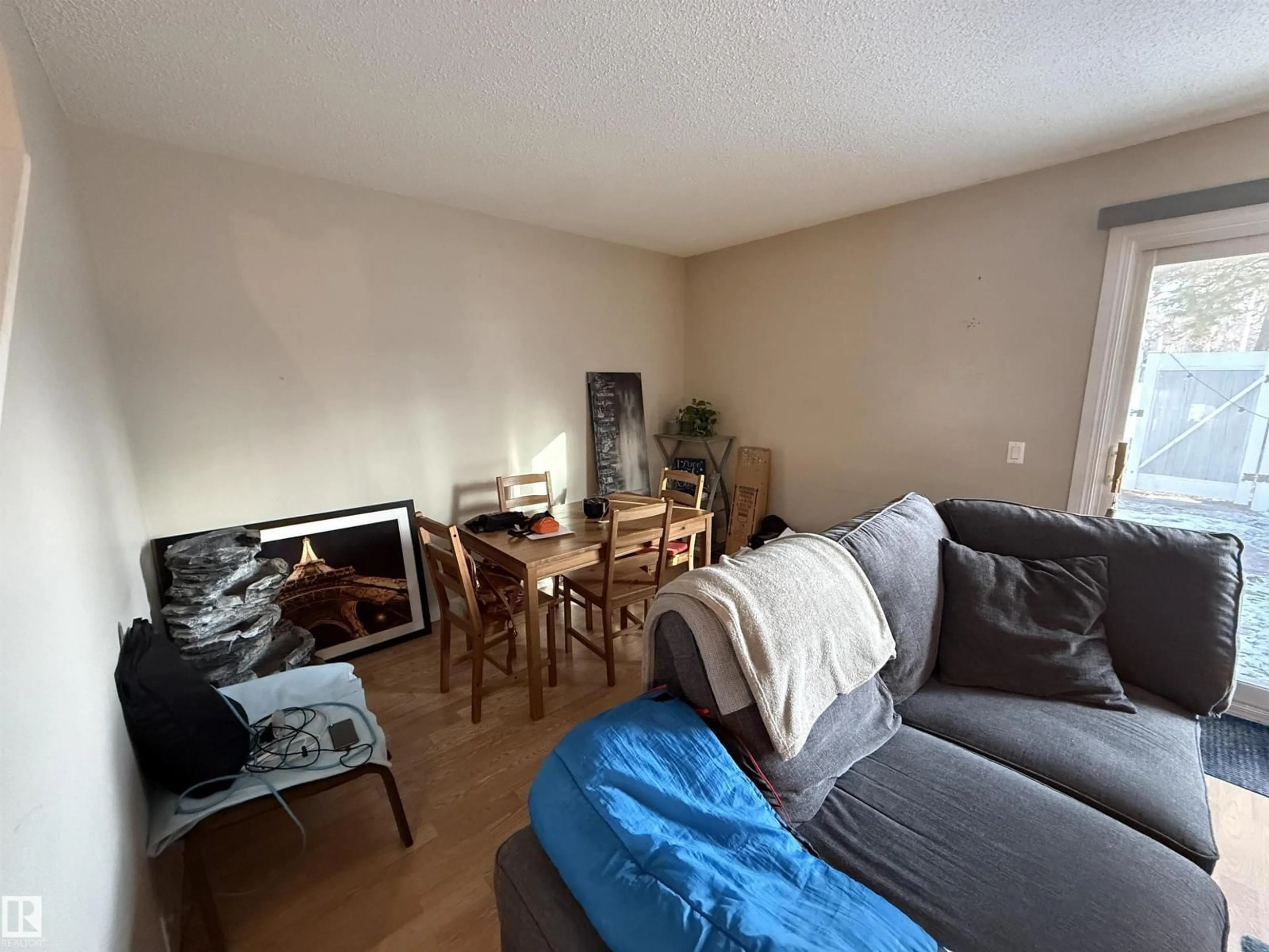 A pic of a room for 85 - 2024 57 ST, Edmonton Alberta T6L2Z3