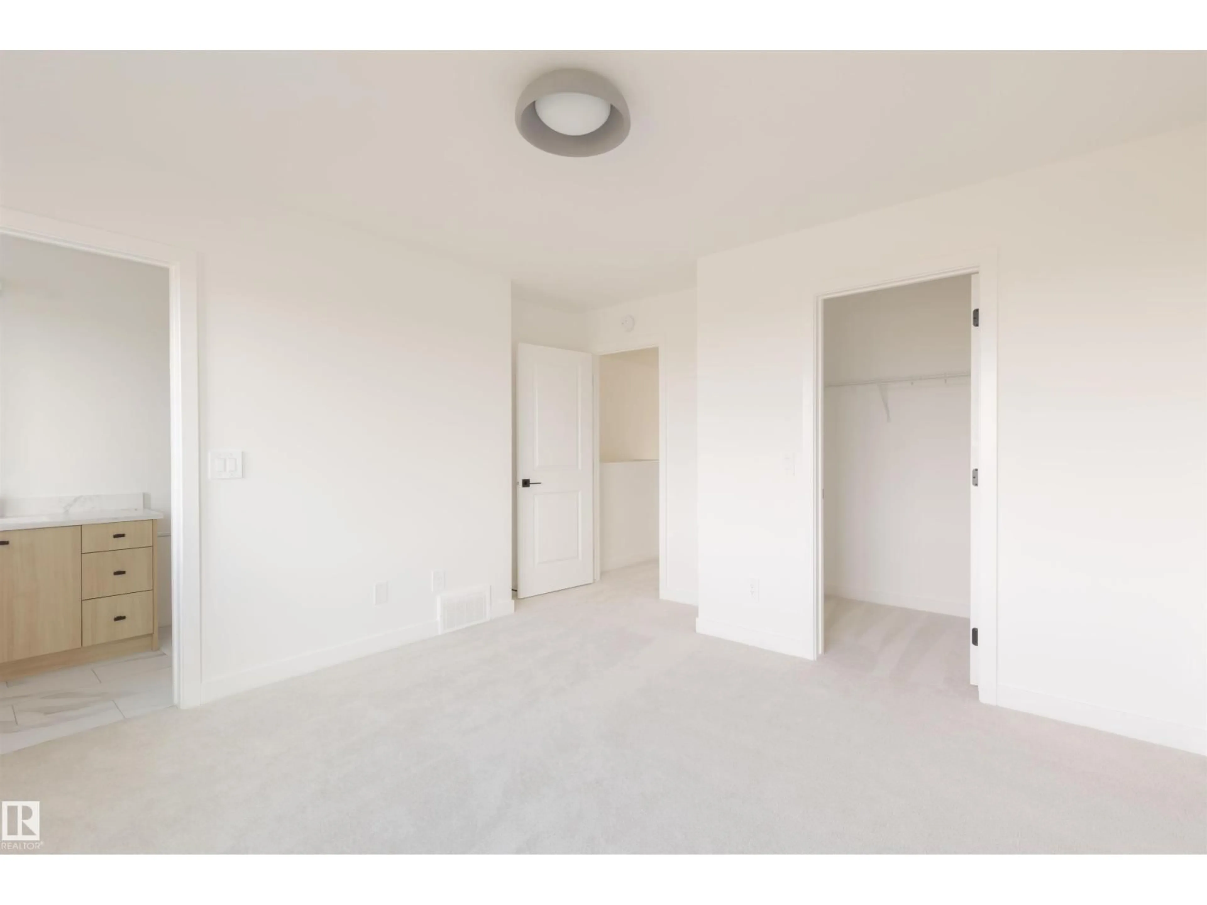 A pic of a room for 2638 62 ST, Edmonton Alberta T6X0K4