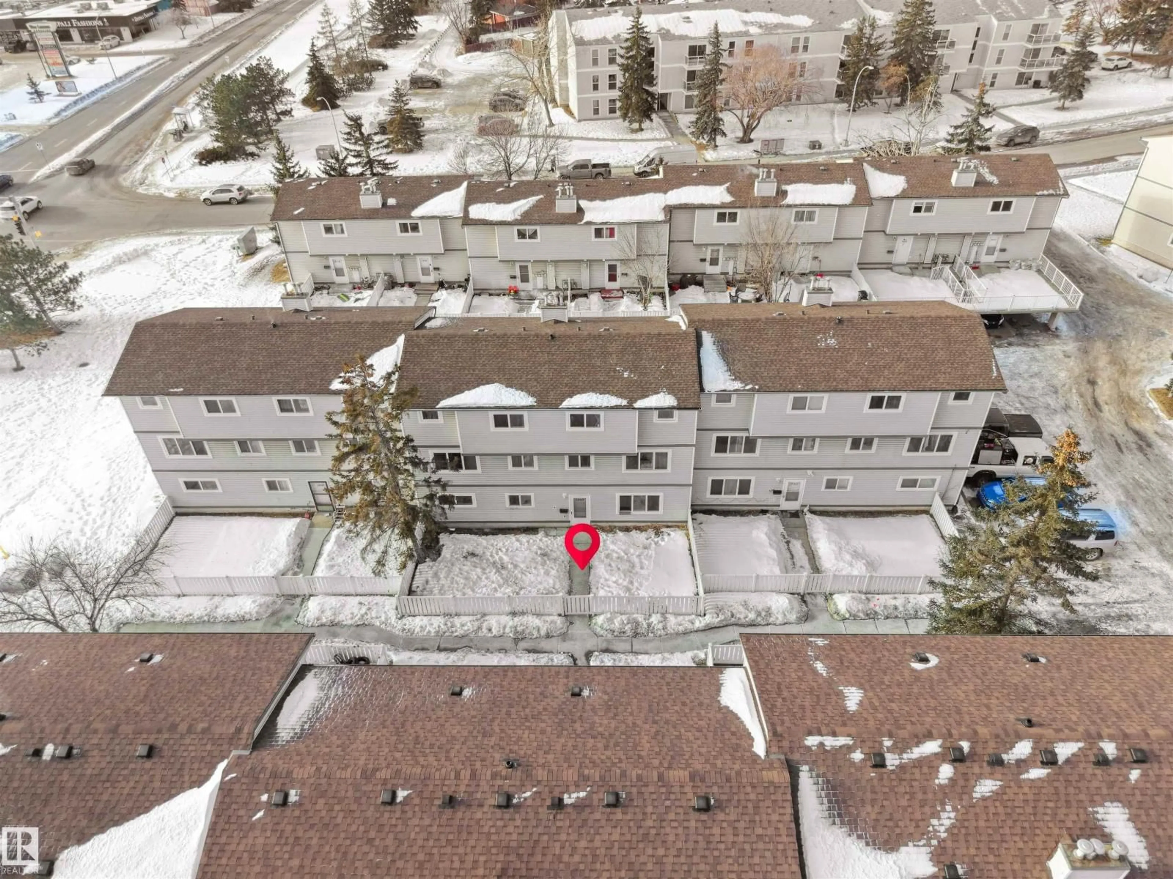 A pic from outside/outdoor area/front of a property/back of a property/a pic from drone, city buildings view from balcony for 1460 LAKEWOOD RD, Edmonton Alberta T6K3M2