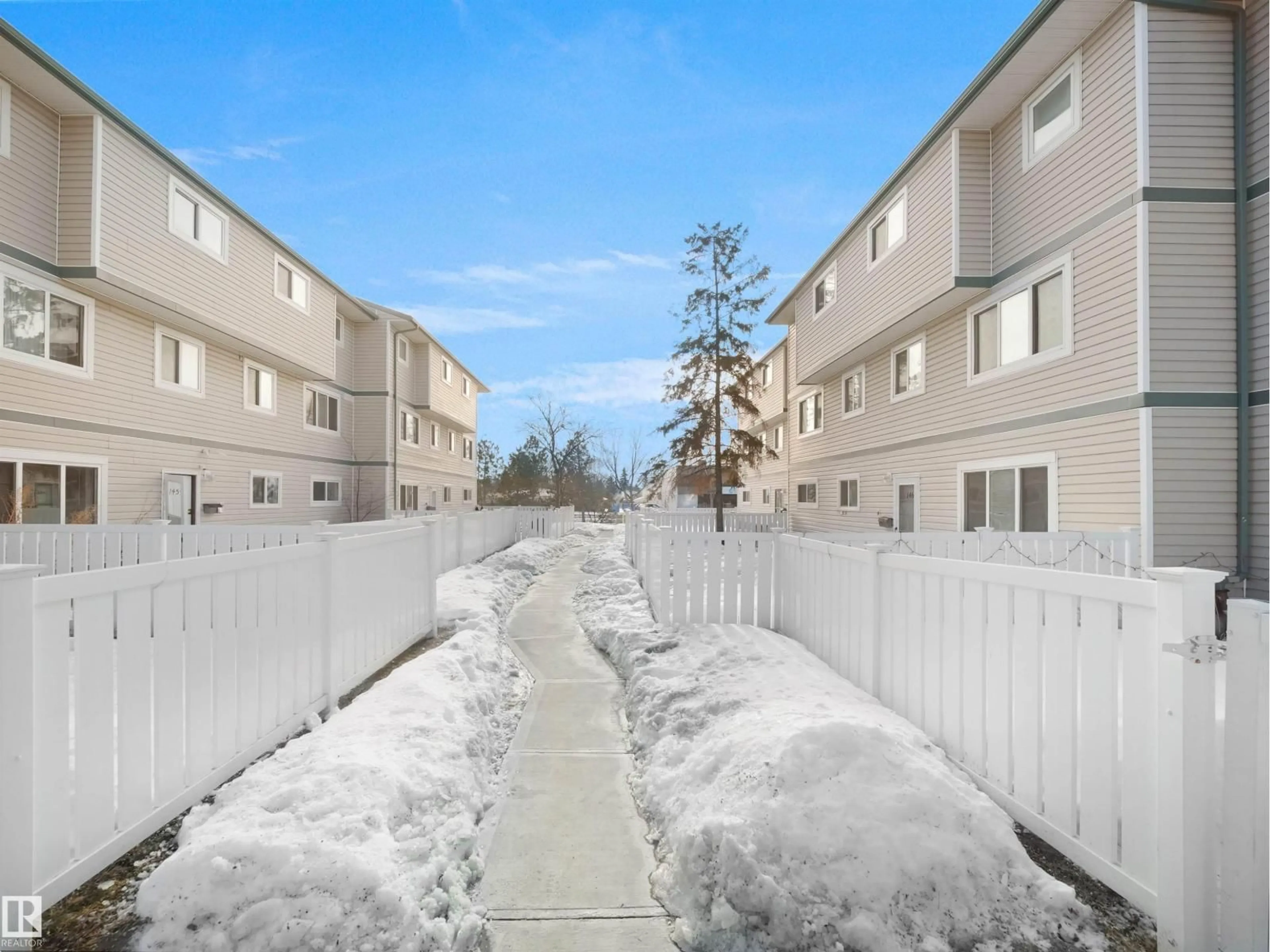 Patio, street for 1460 LAKEWOOD RD, Edmonton Alberta T6K3M2