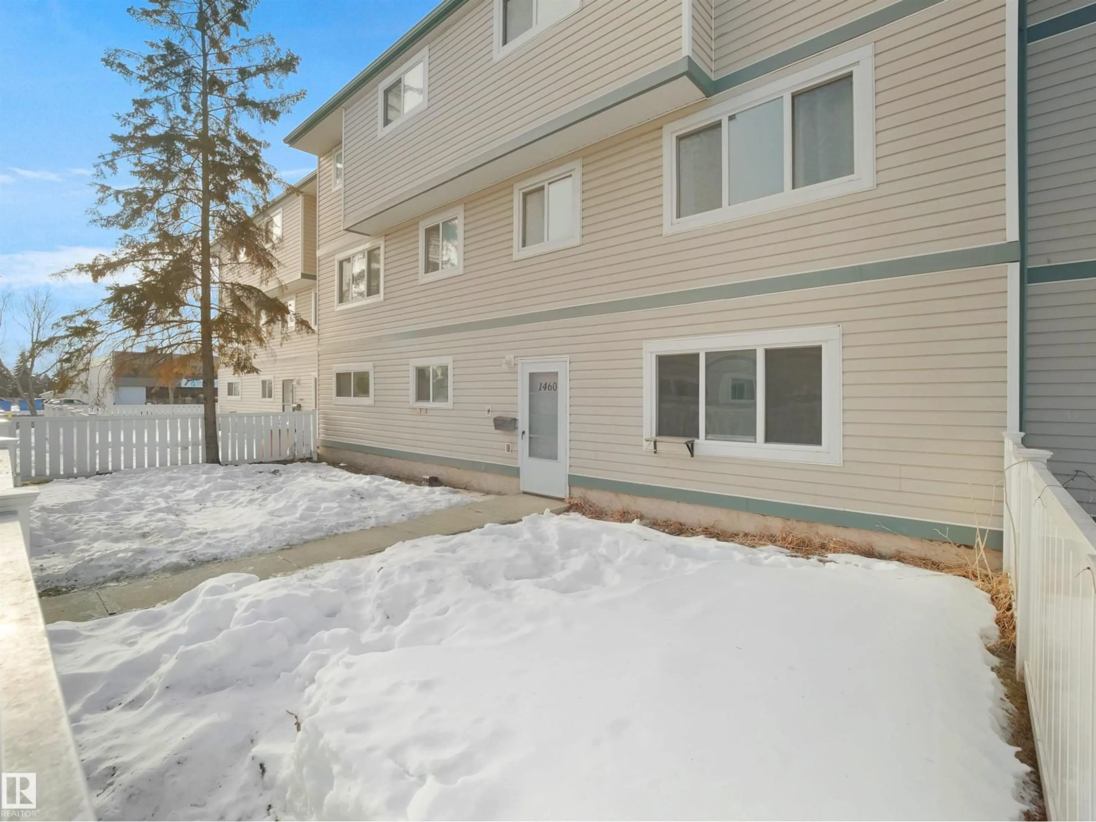 Patio, unknown for 1460 LAKEWOOD RD, Edmonton Alberta T6K3M2