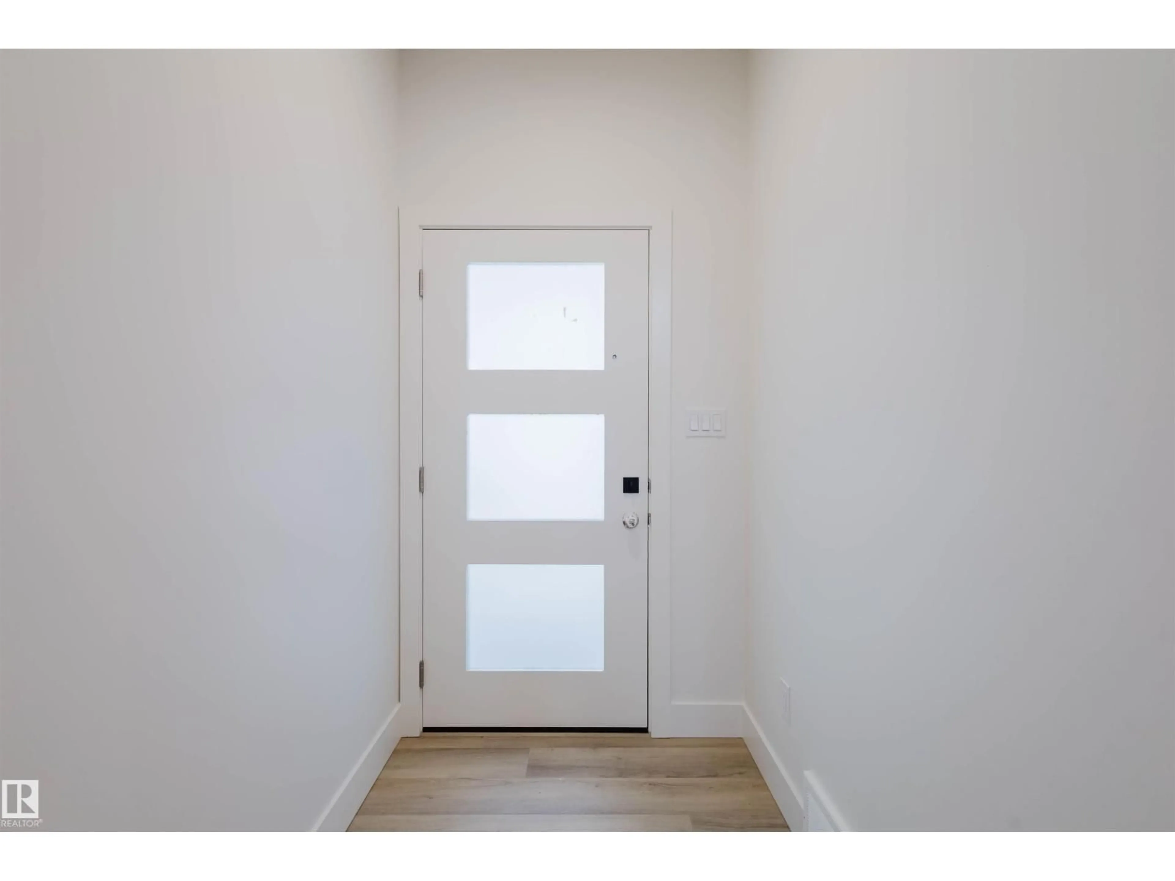 Indoor entryway for 234 EDGEMONT GREEN GR, Edmonton Alberta T6M3J6
