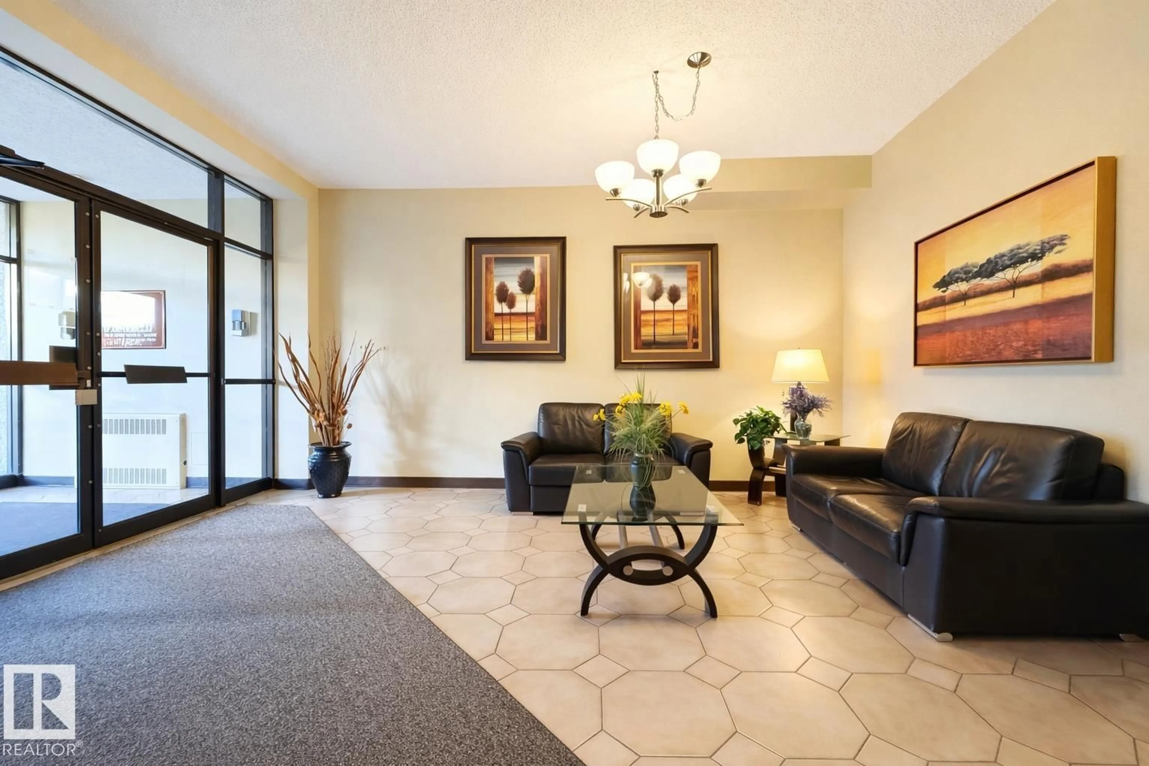 Lobby for #503 - 9737 112 ST, Edmonton Alberta T5K1L3