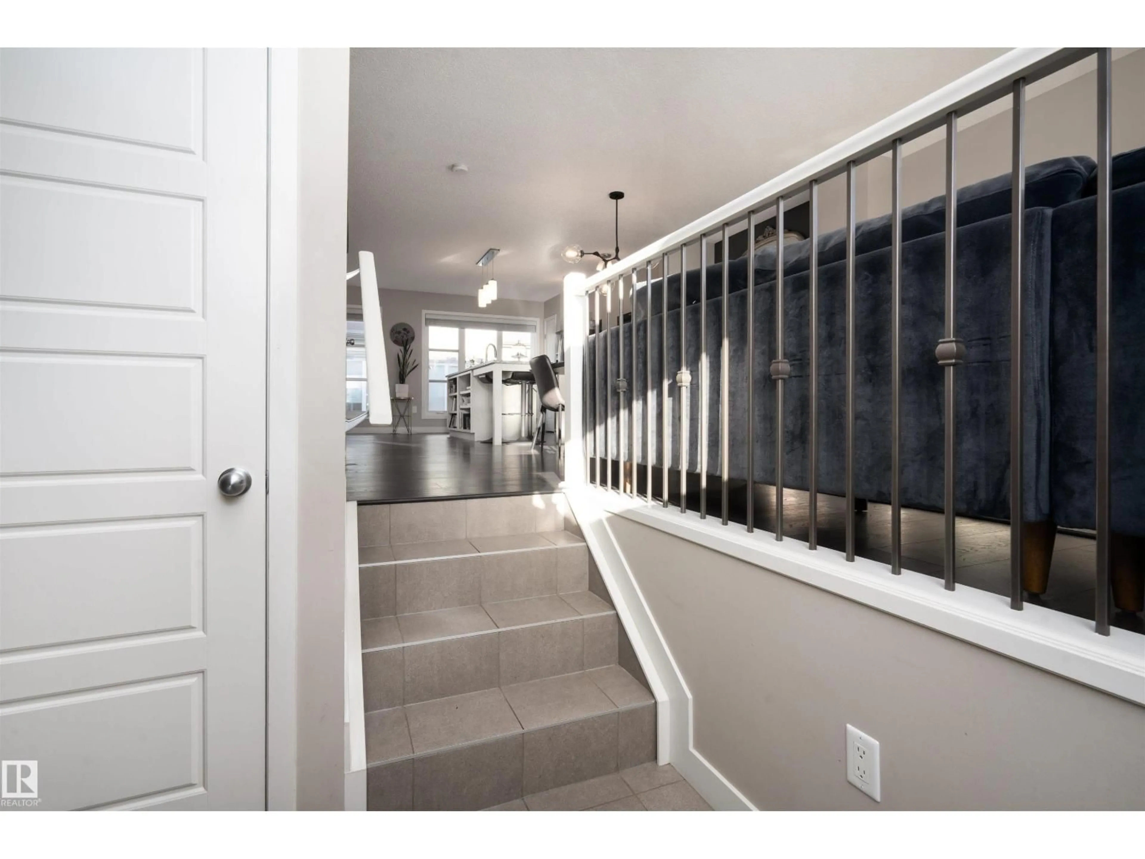 Indoor entryway for 4470 - 27 PROWSE RD, Edmonton Alberta T6W3R5