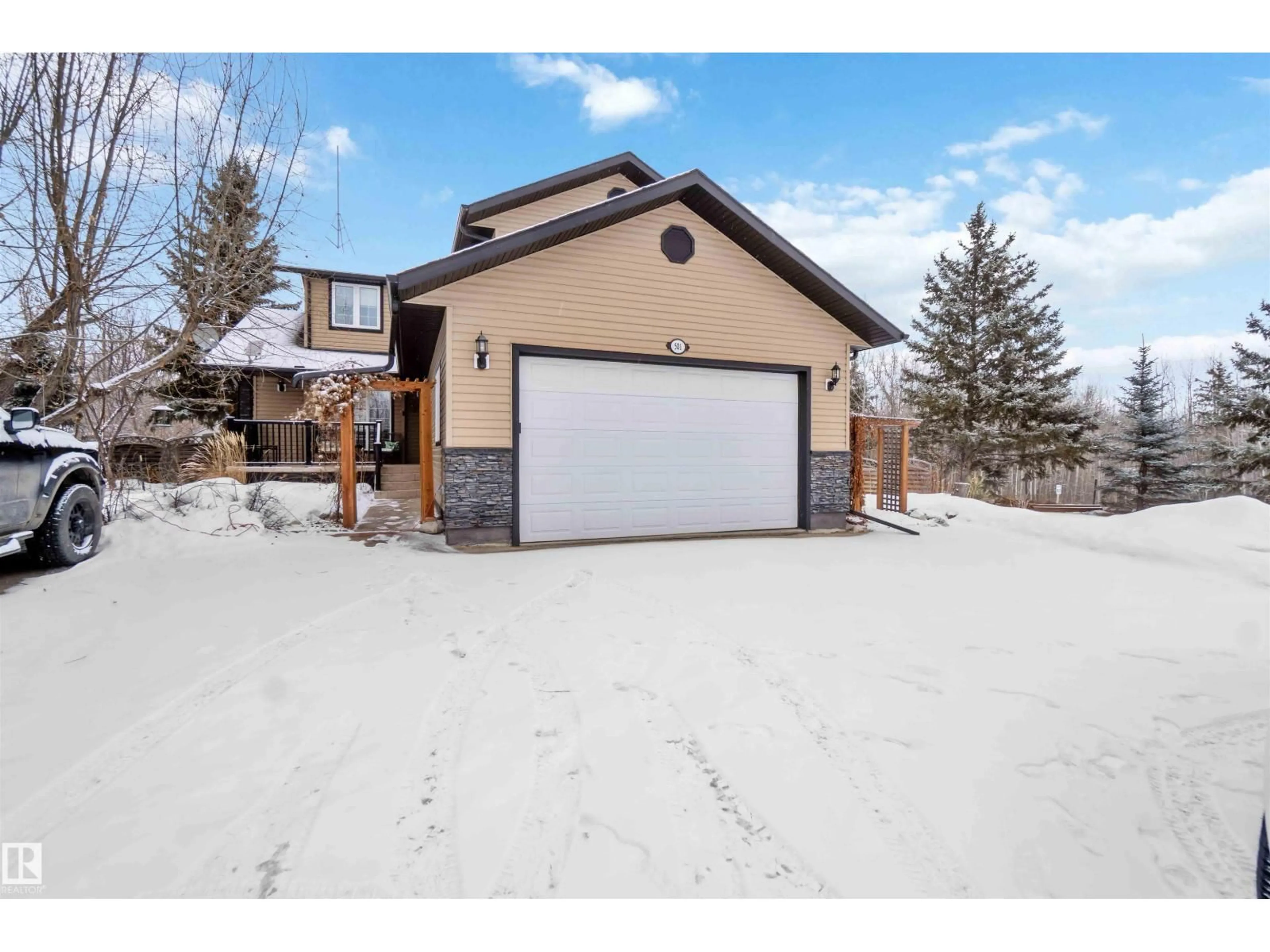 Indoor garage for 501 LAKESIDE DR, Rural Parkland County Alberta T7Z2V5