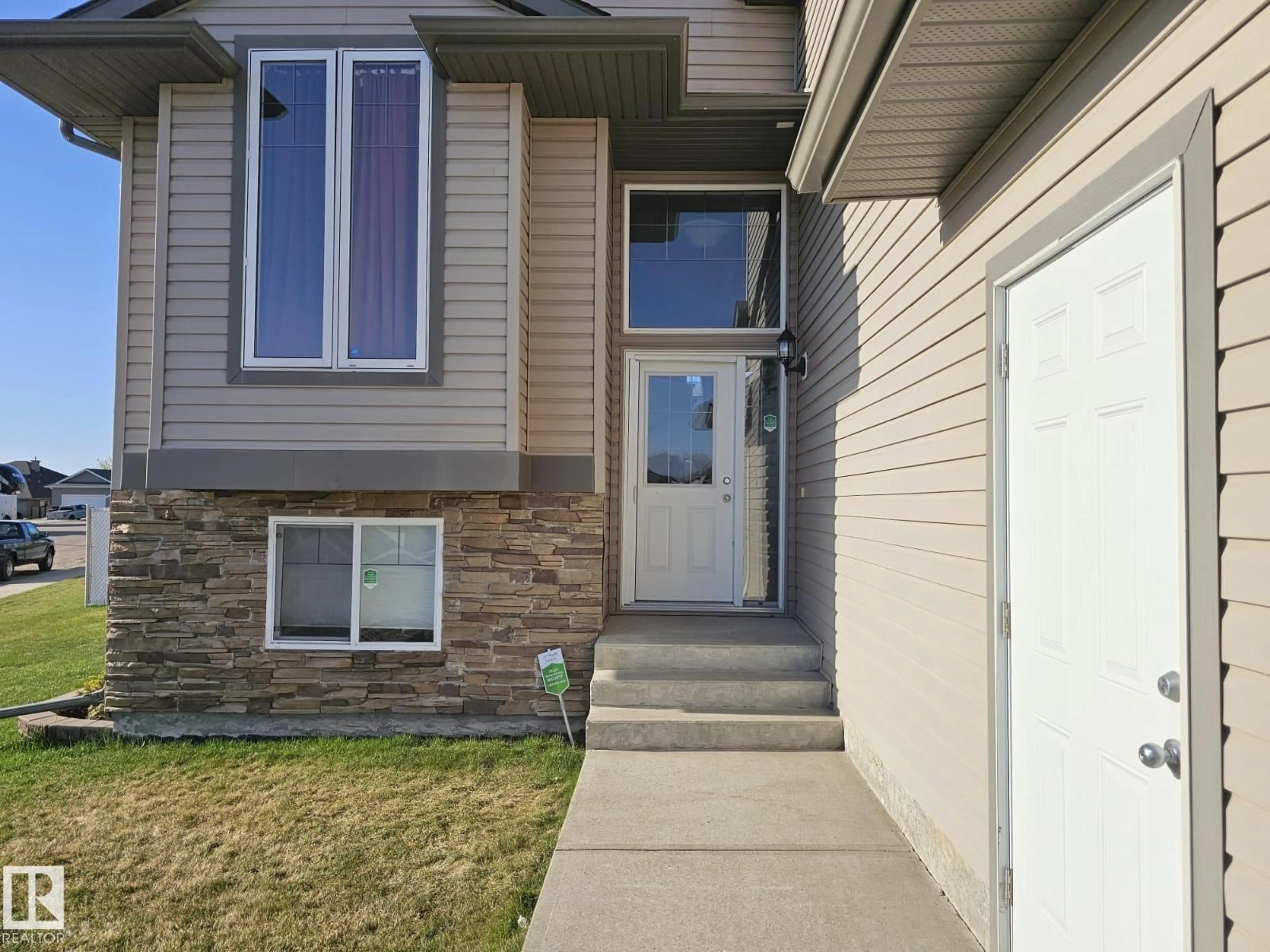 Unknown for 3901 44 AV, Drayton Valley Alberta T7A0A1