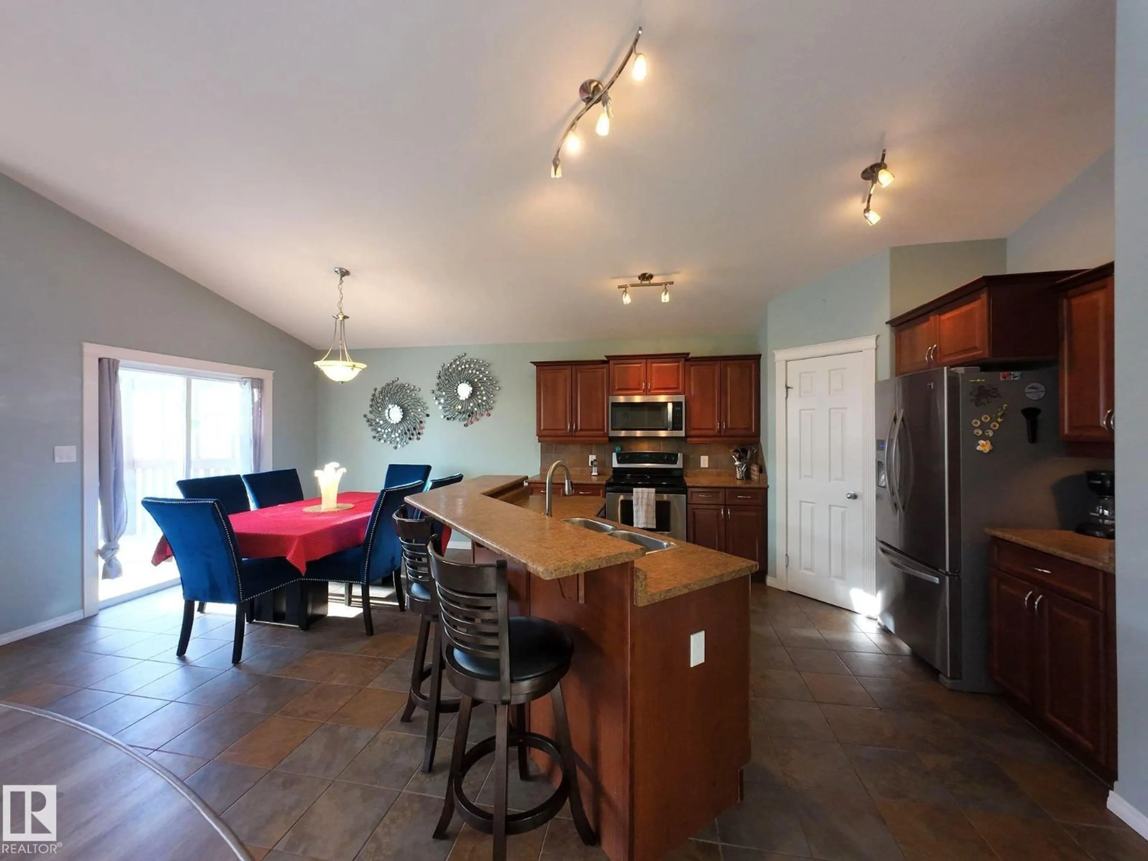 Open concept kitchen, unknown for 3901 44 AV, Drayton Valley Alberta T7A0A1