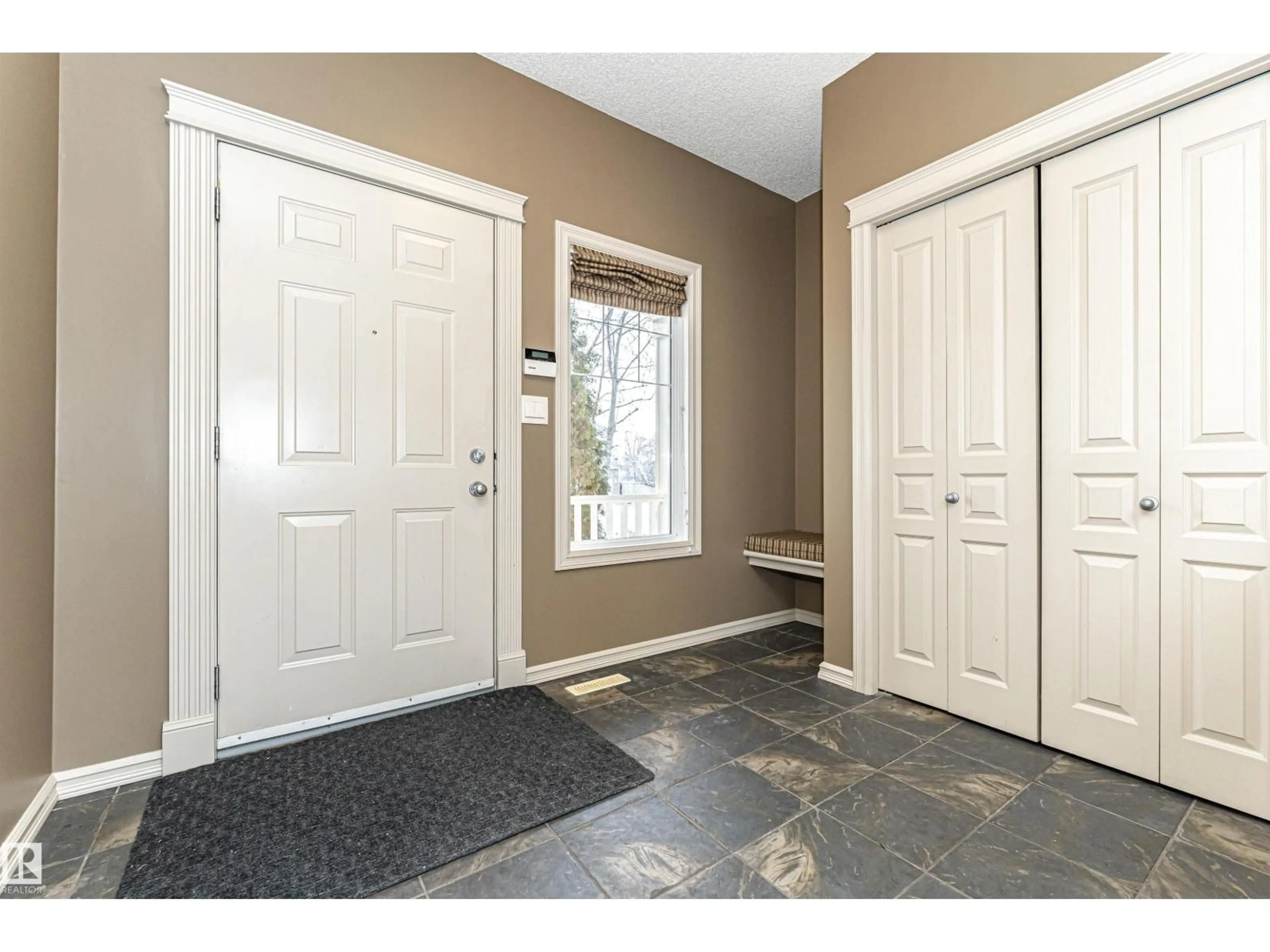 Indoor entryway for 1612 LACOMBE CT, Edmonton Alberta T6R3T4