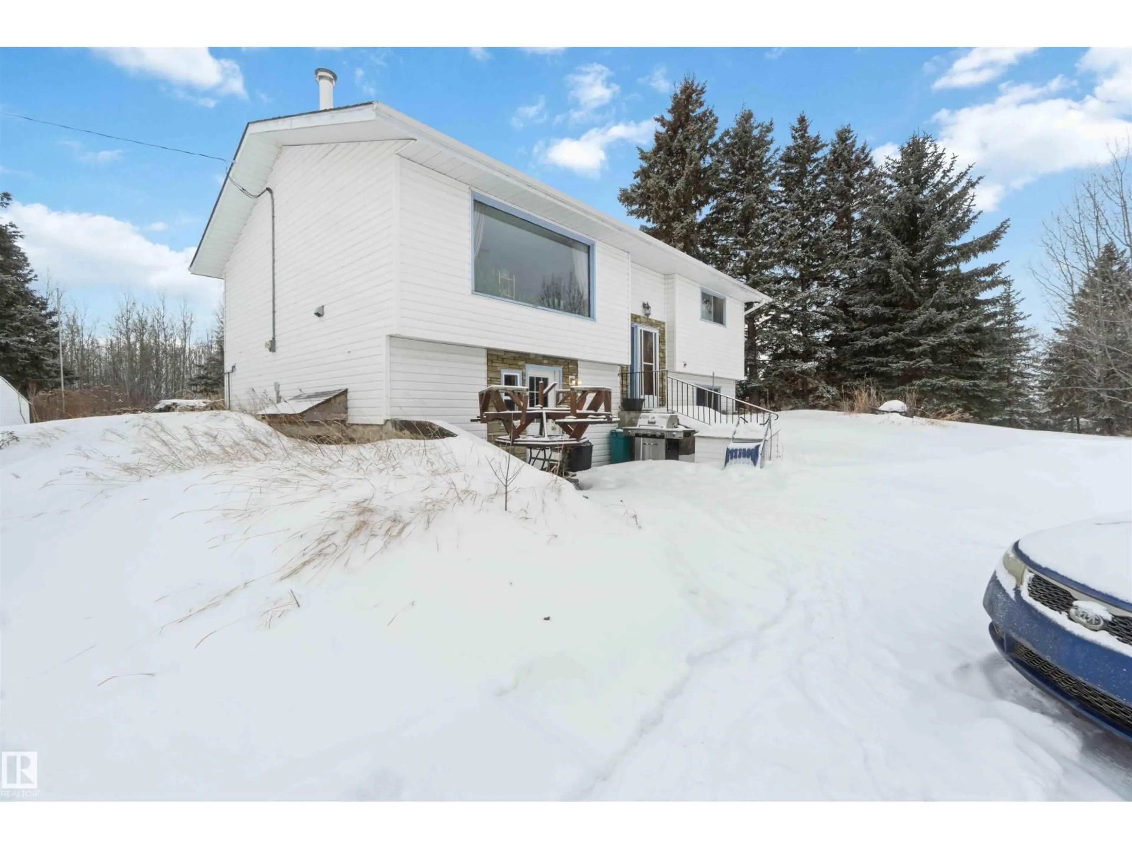 A pic from outside/outdoor area/front of a property/back of a property/a pic from drone, unknown for 32 52432 RGE ROAD 20, Rural Parkland County Alberta T7Y2G7