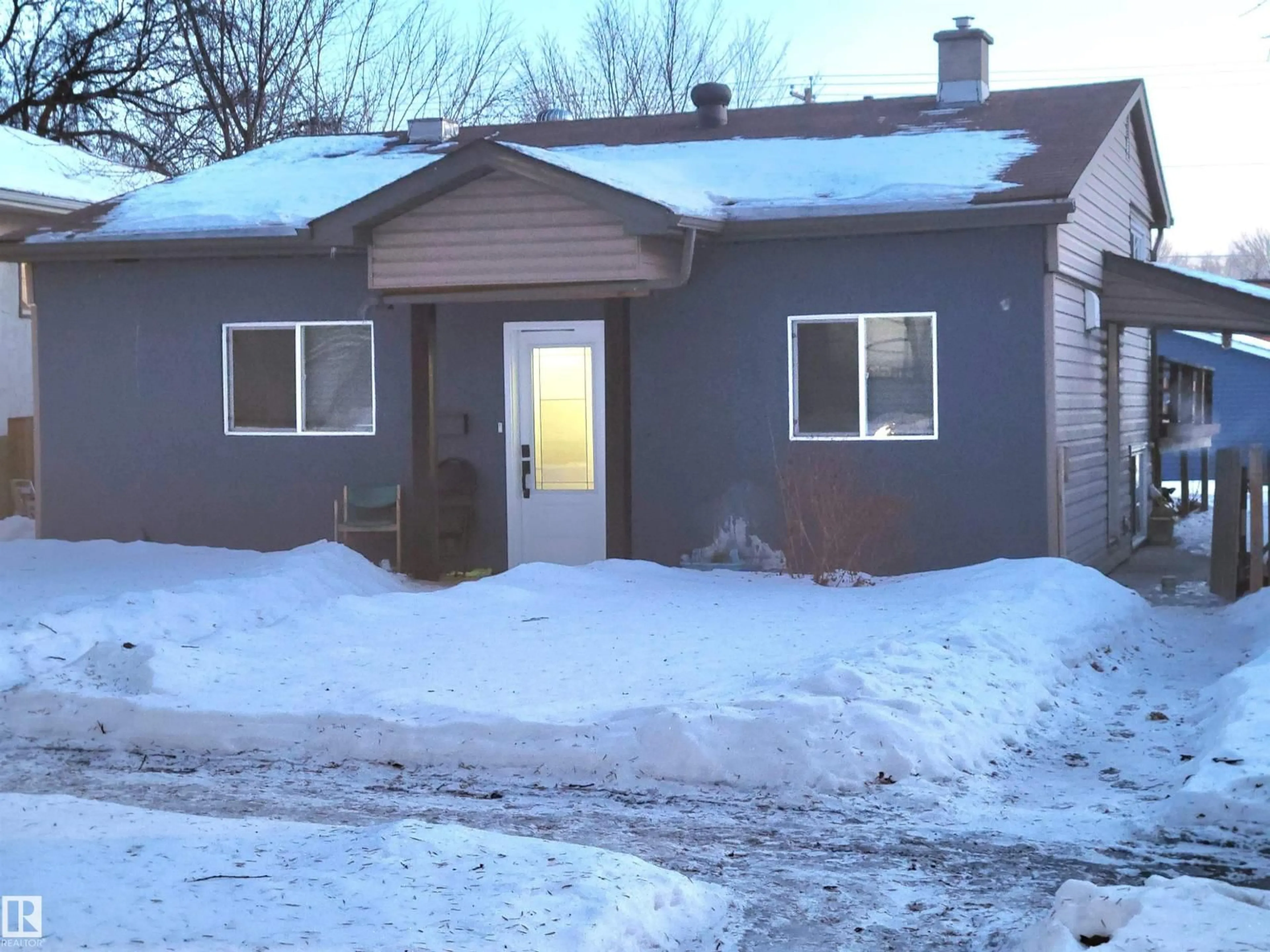 Unknown for NW - 9131 83 AV, Edmonton Alberta T6C1B6