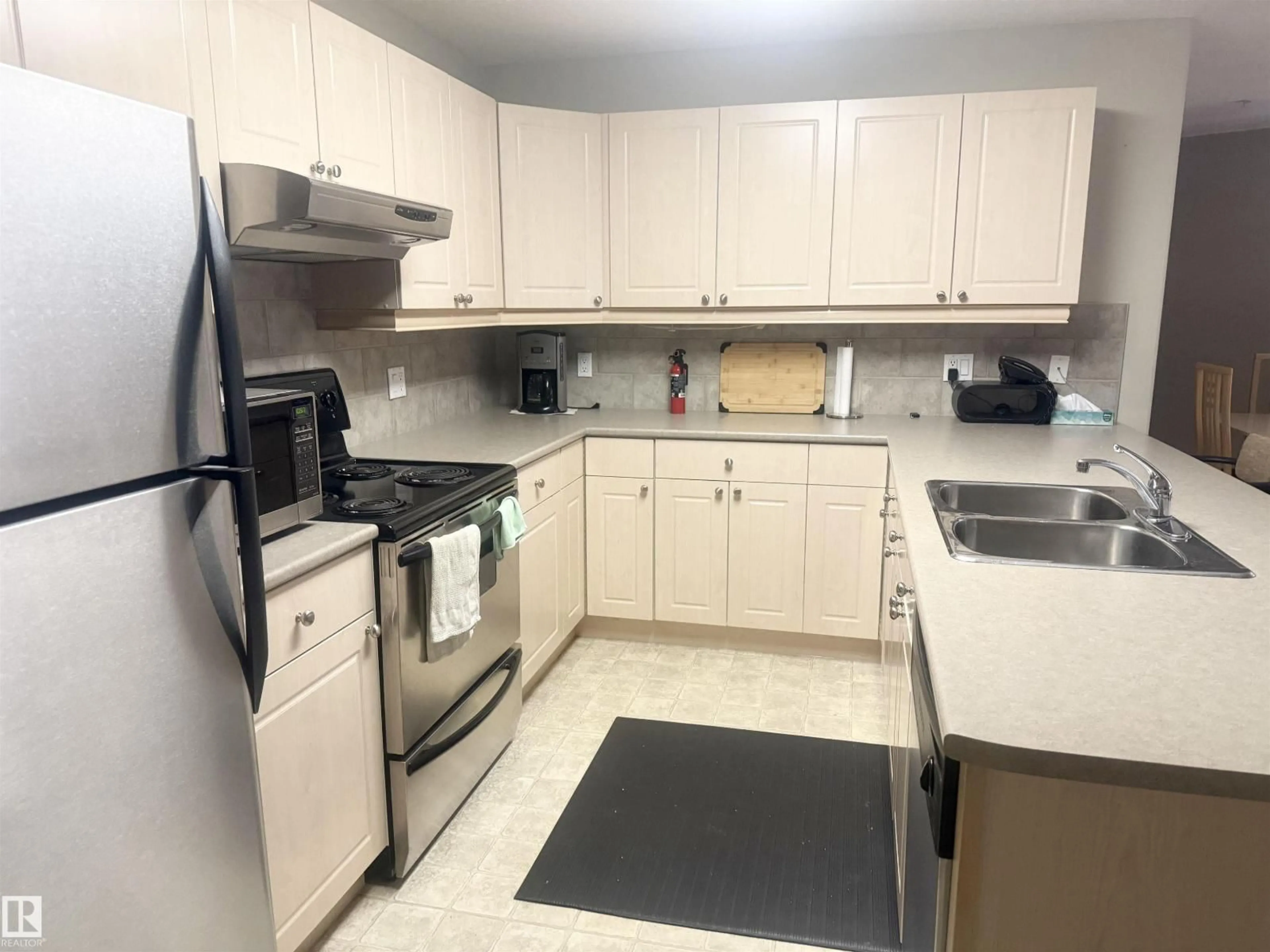 Standard kitchen, unknown for 315 592 HOOKE RD NW, Edmonton Alberta T5A5H2