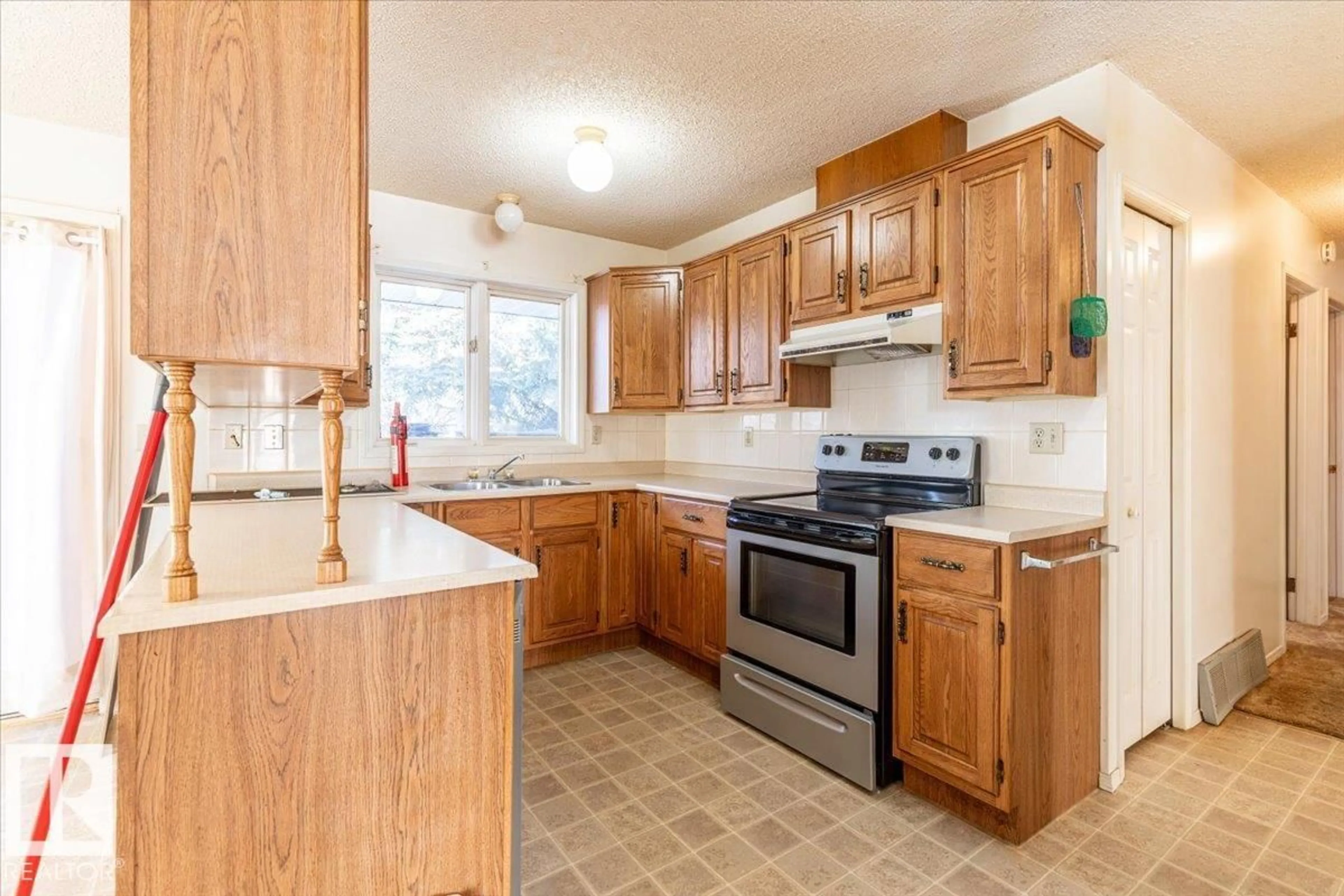 Standard kitchen, unknown for 5204 55 ST, Thorsby Alberta T0C2P0