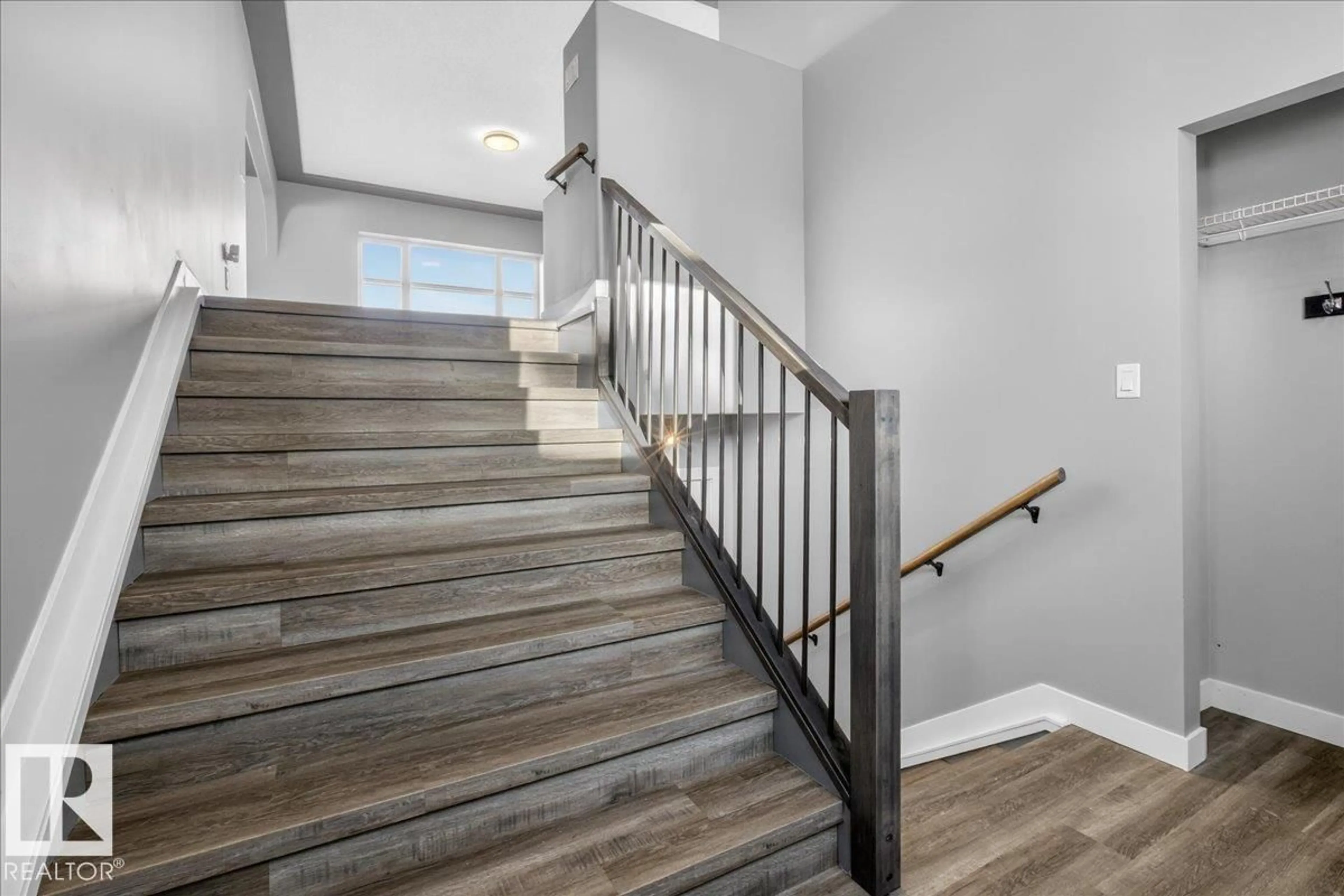 Stairs for 293 COOKING LAKE RD, Rural Strathcona County Alberta T8E1J1
