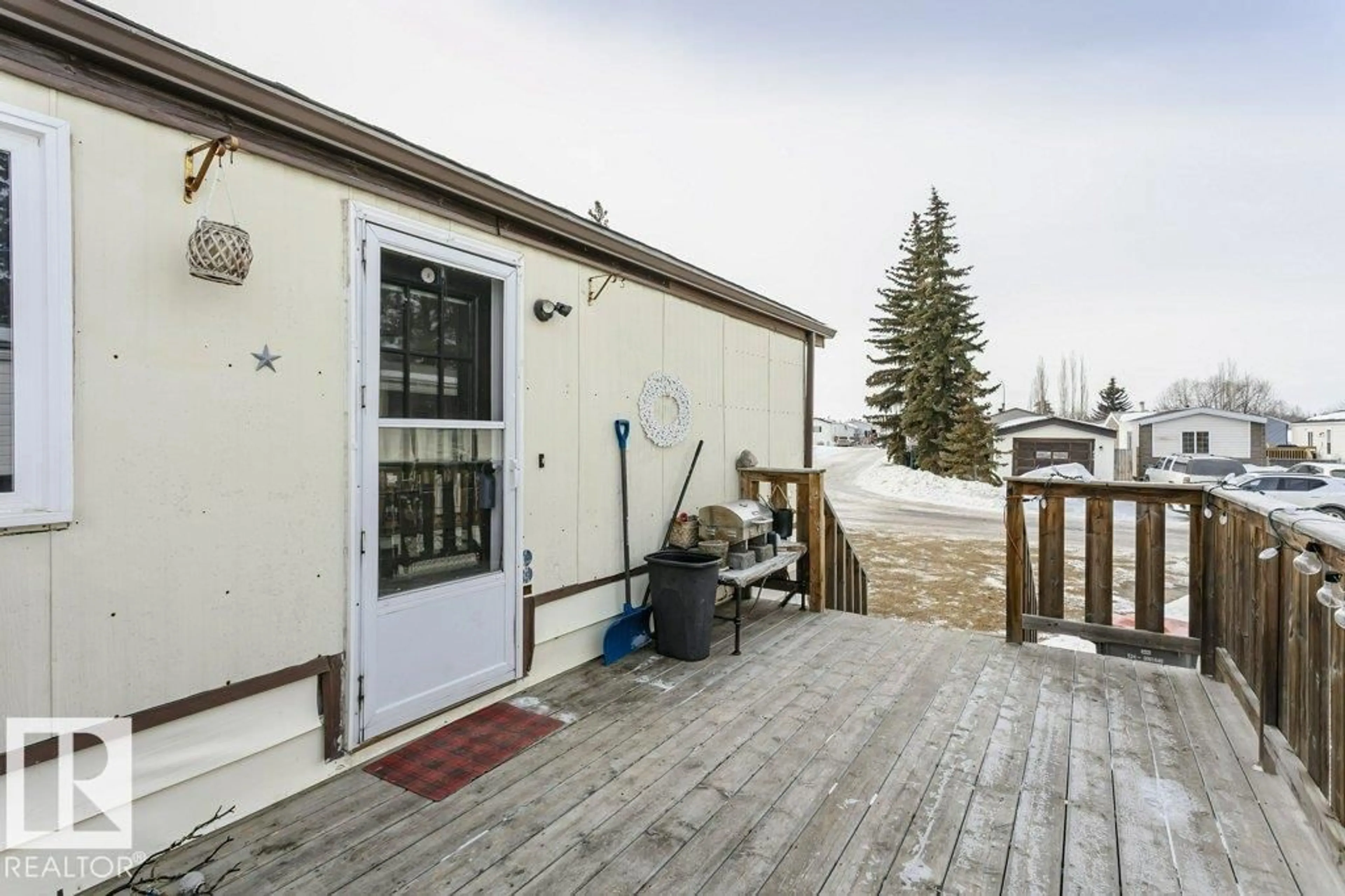 Patio, unknown for 216 - 53222 RGE RD 272, Rural Parkland County Alberta T7X3N8