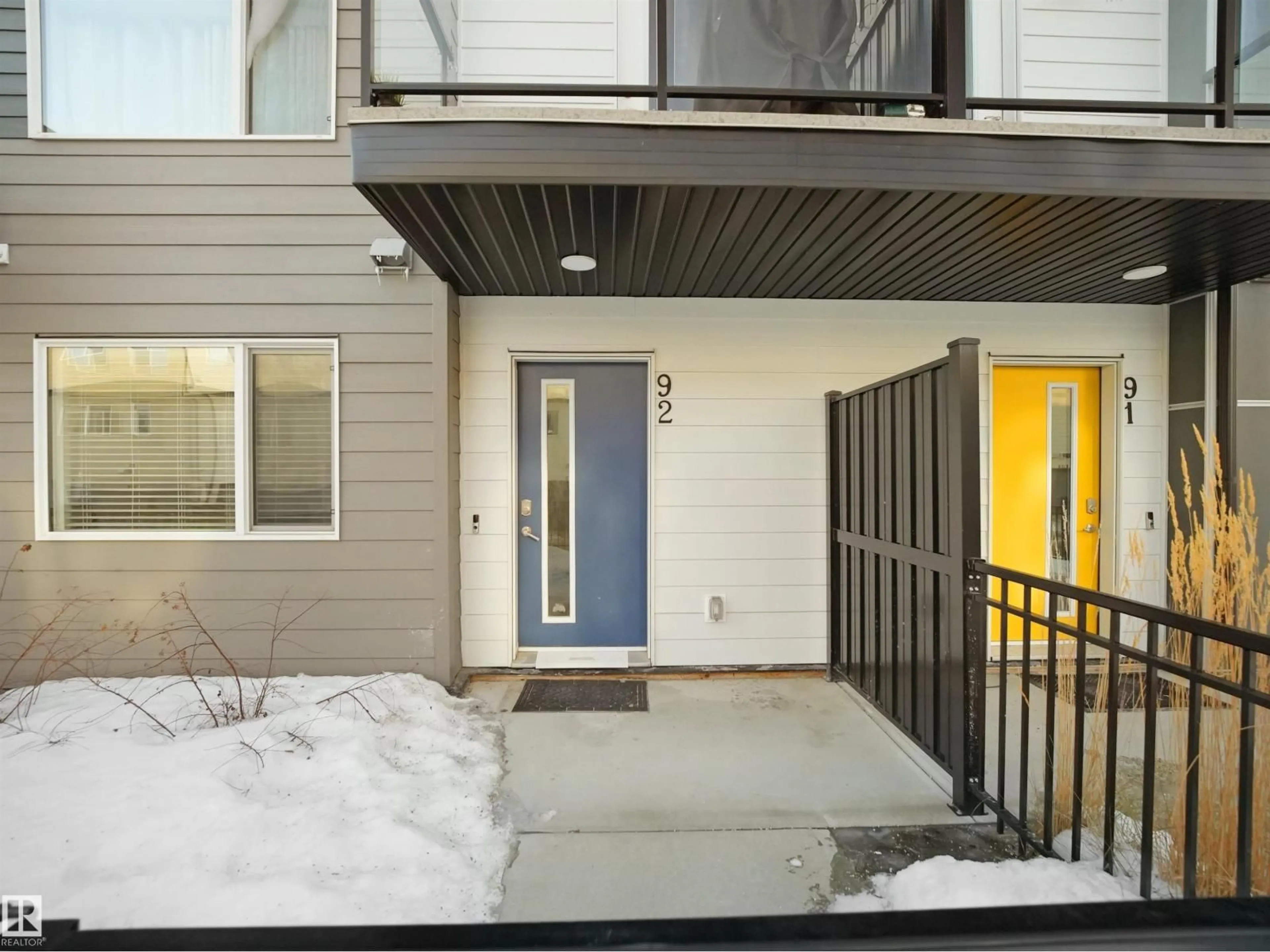 Indoor entryway for 804 - 92 WELSH DR, Edmonton Alberta T6X1Y8