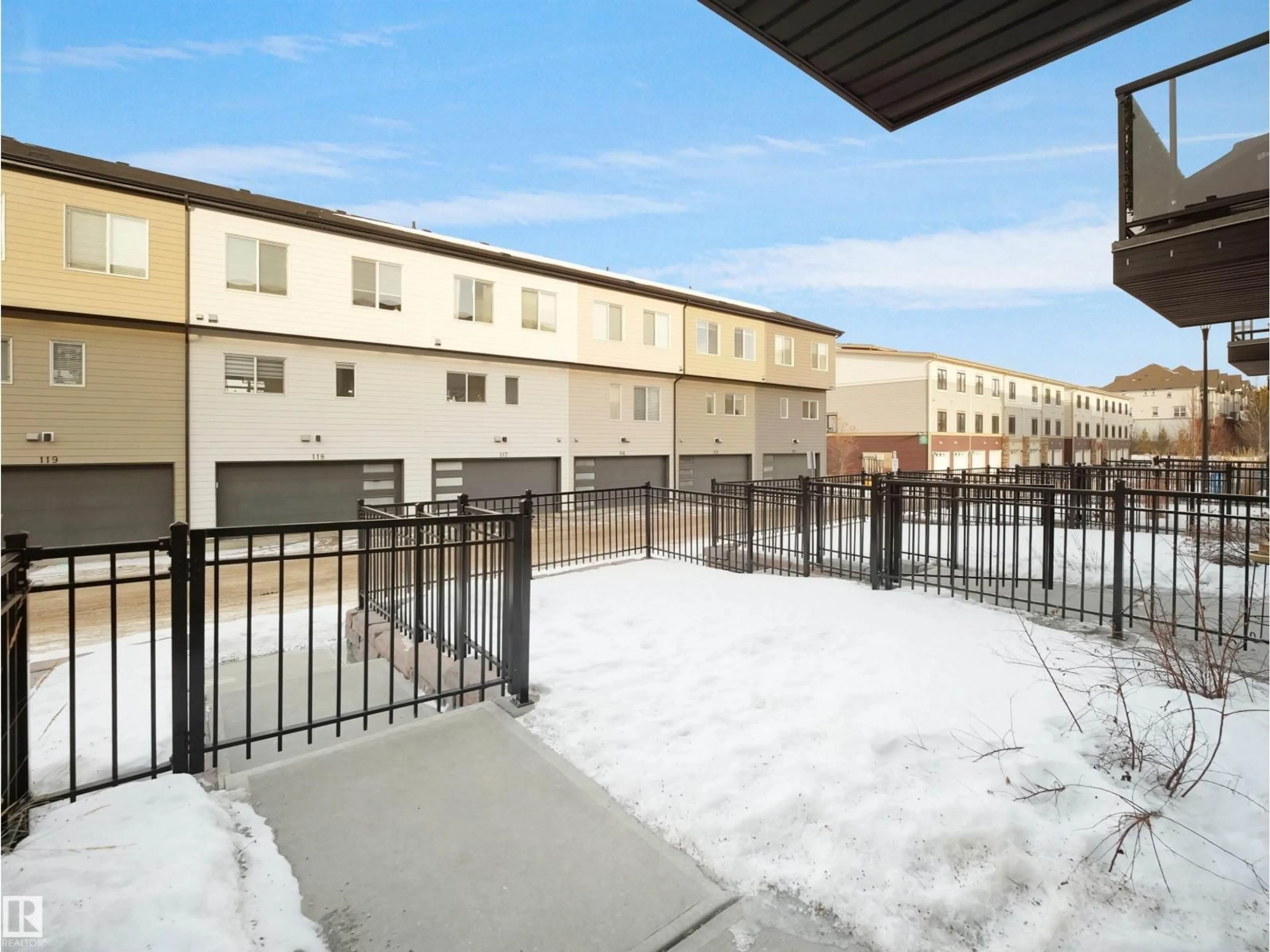 Patio, building for 804 - 92 WELSH DR, Edmonton Alberta T6X1Y8