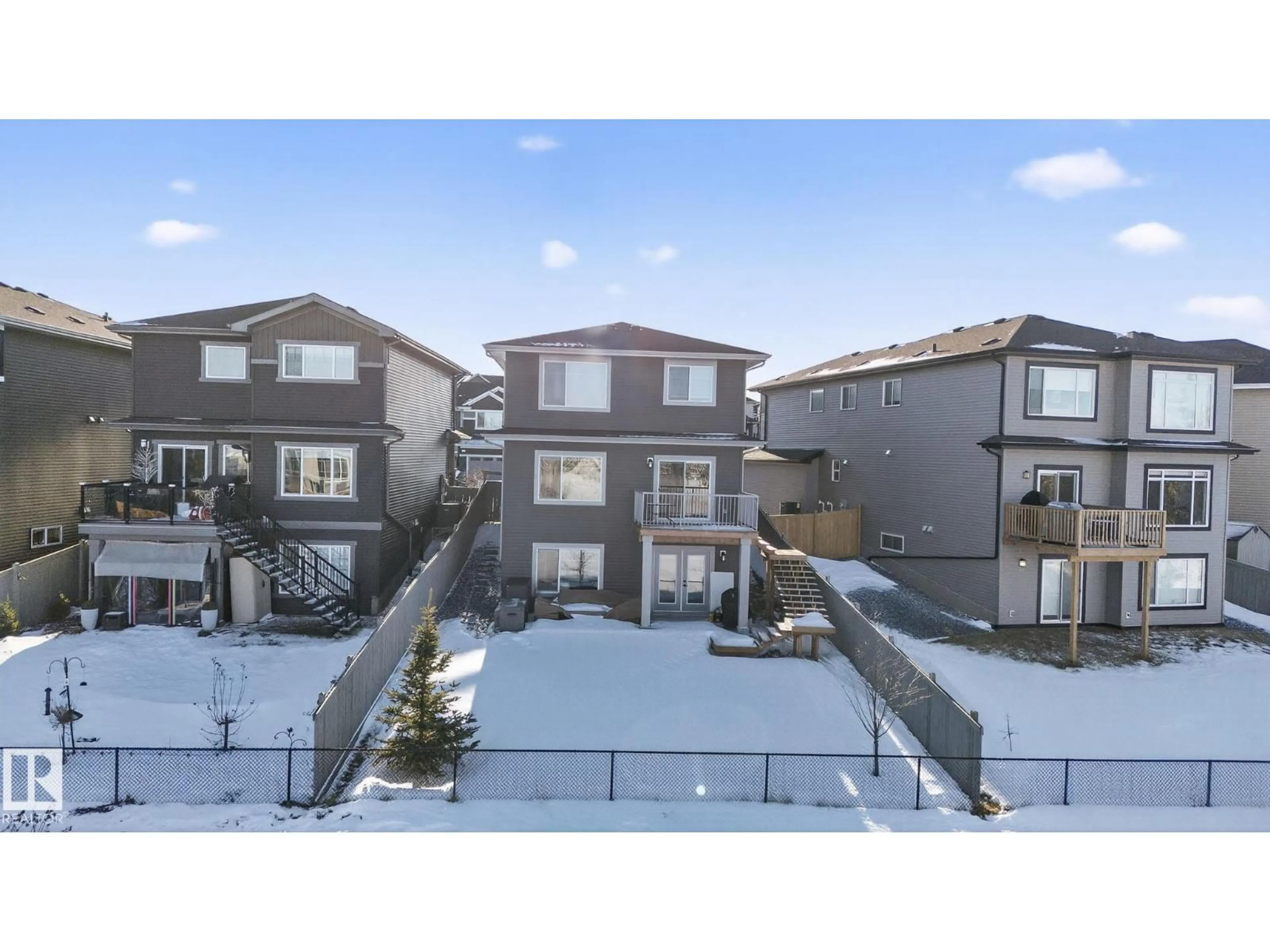 A pic from outside/outdoor area/front of a property/back of a property/a pic from drone, unknown for 9514 PEAR CL, Edmonton Alberta T6X2N6