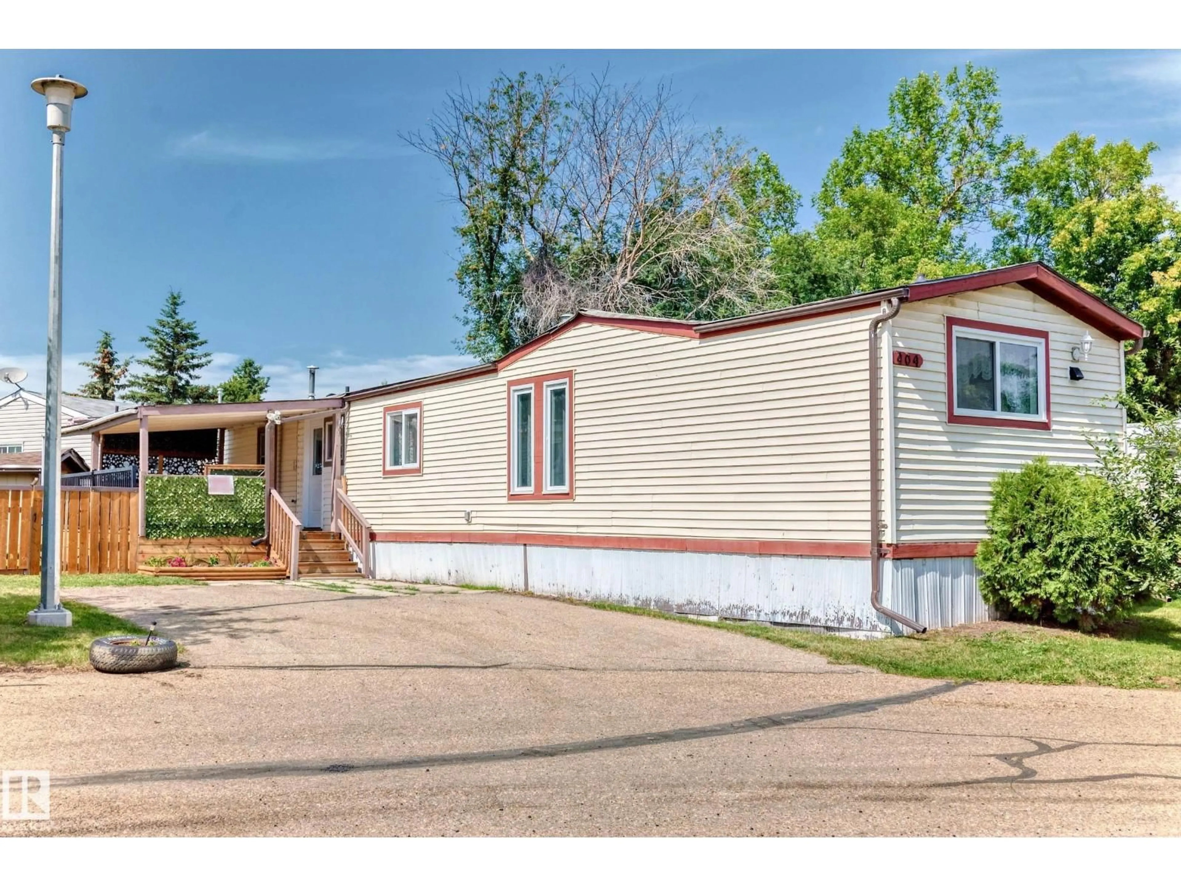 Home with vinyl exterior material, street for 404 EVERGREEN PA, Edmonton Alberta T5Y4M2