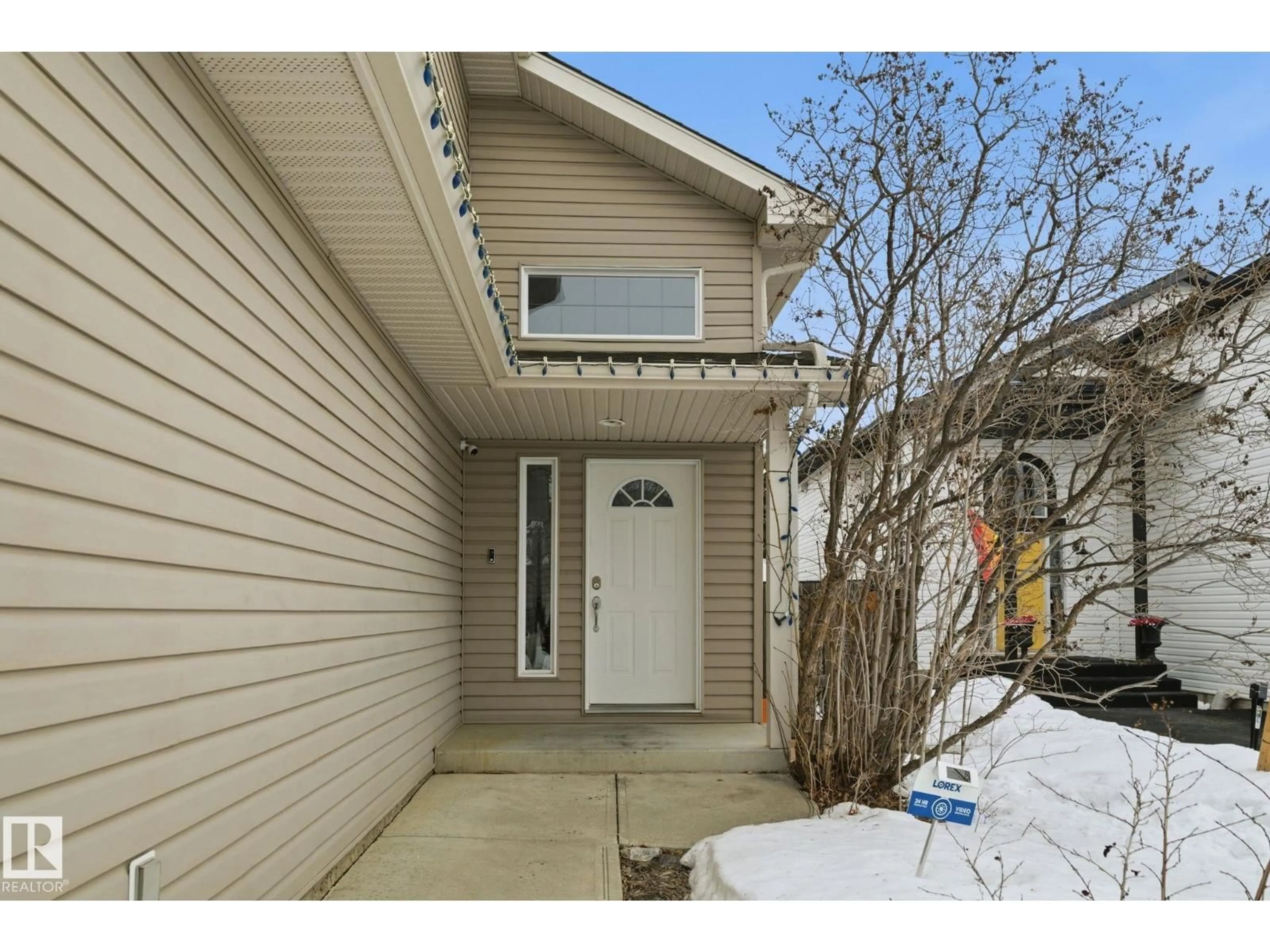 Indoor entryway for 22 LAMPLIGHT BA, Spruce Grove Alberta T7X4N2
