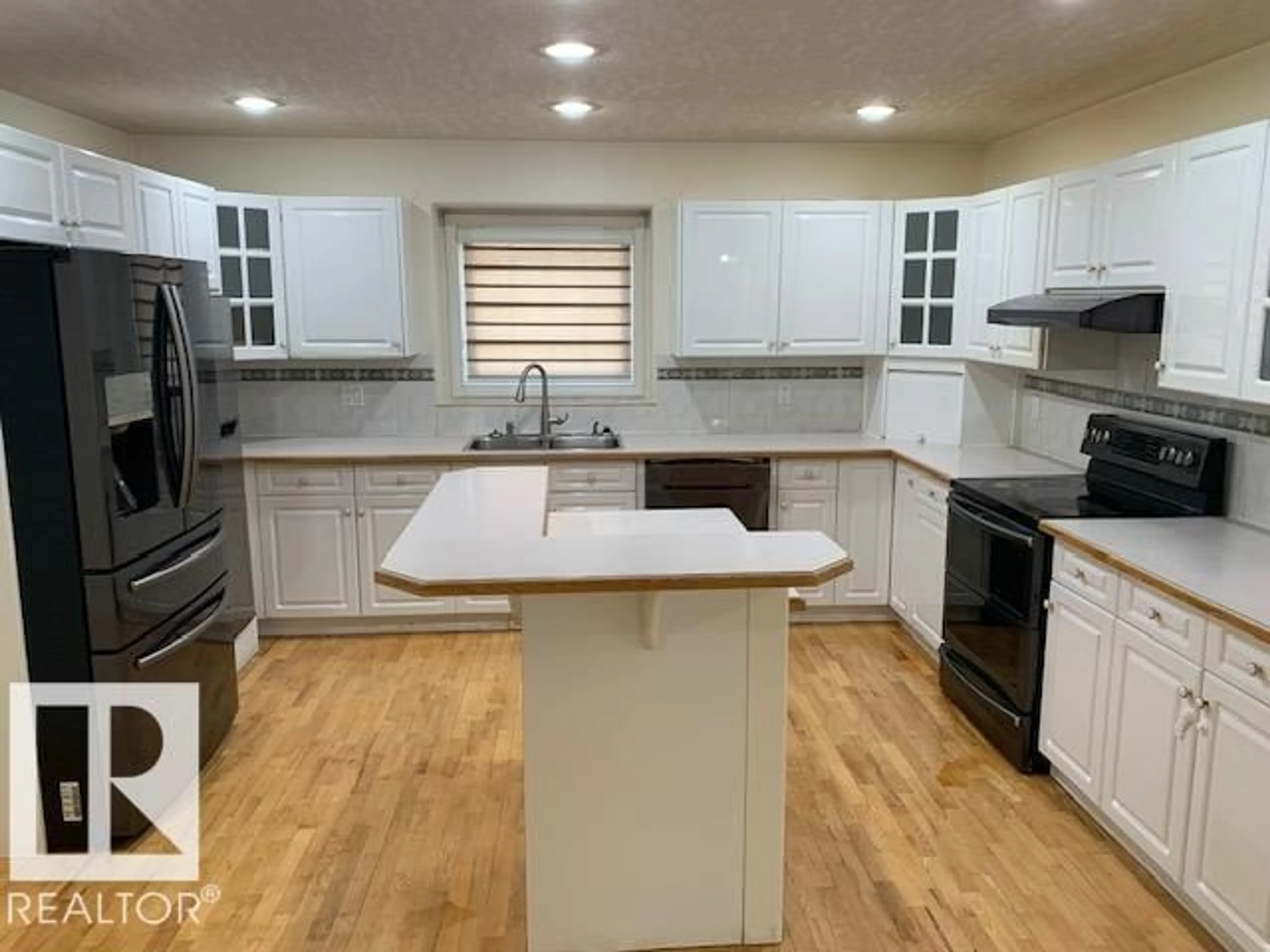 Open concept kitchen, unknown for 232 KULAWY DR, Edmonton Alberta T6L7E5