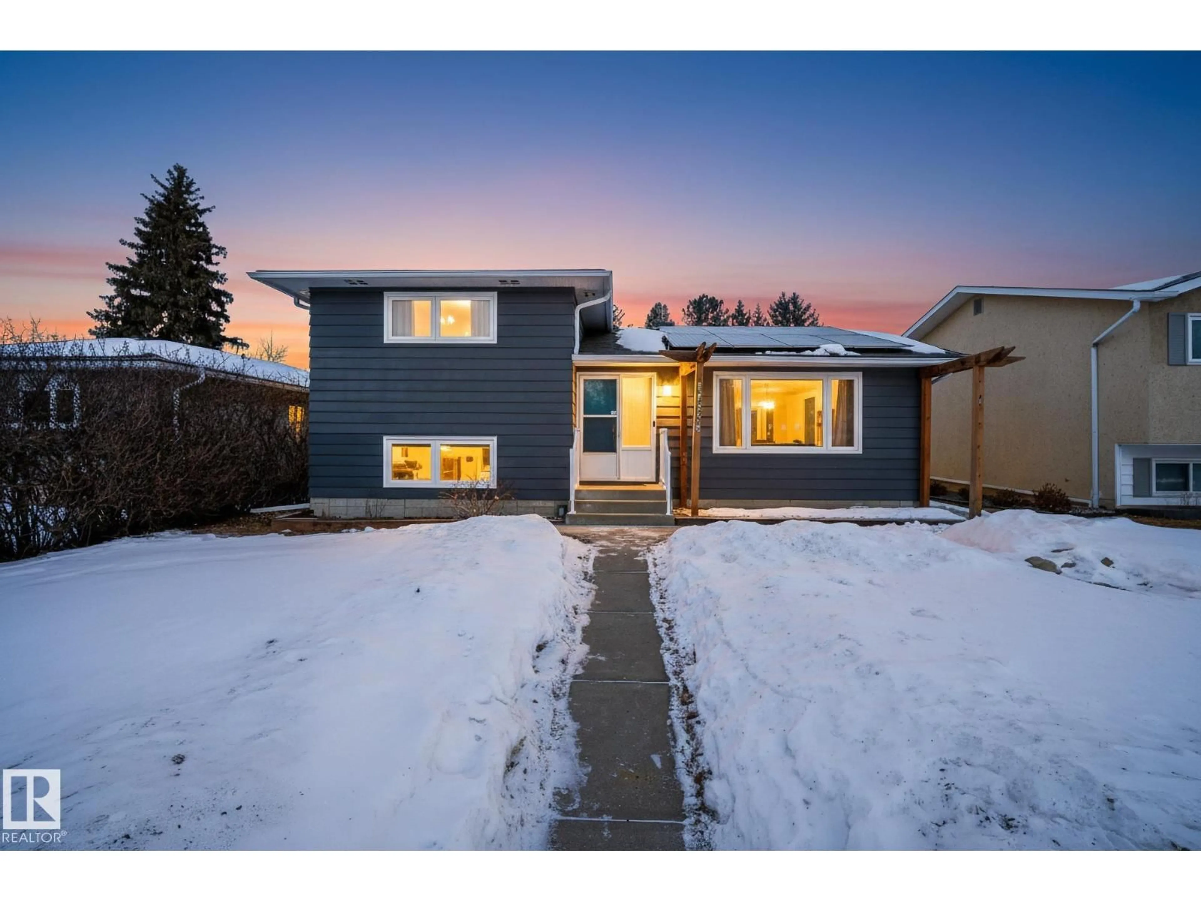 Unknown for 11508 35A AV, Edmonton Alberta T6J0B2