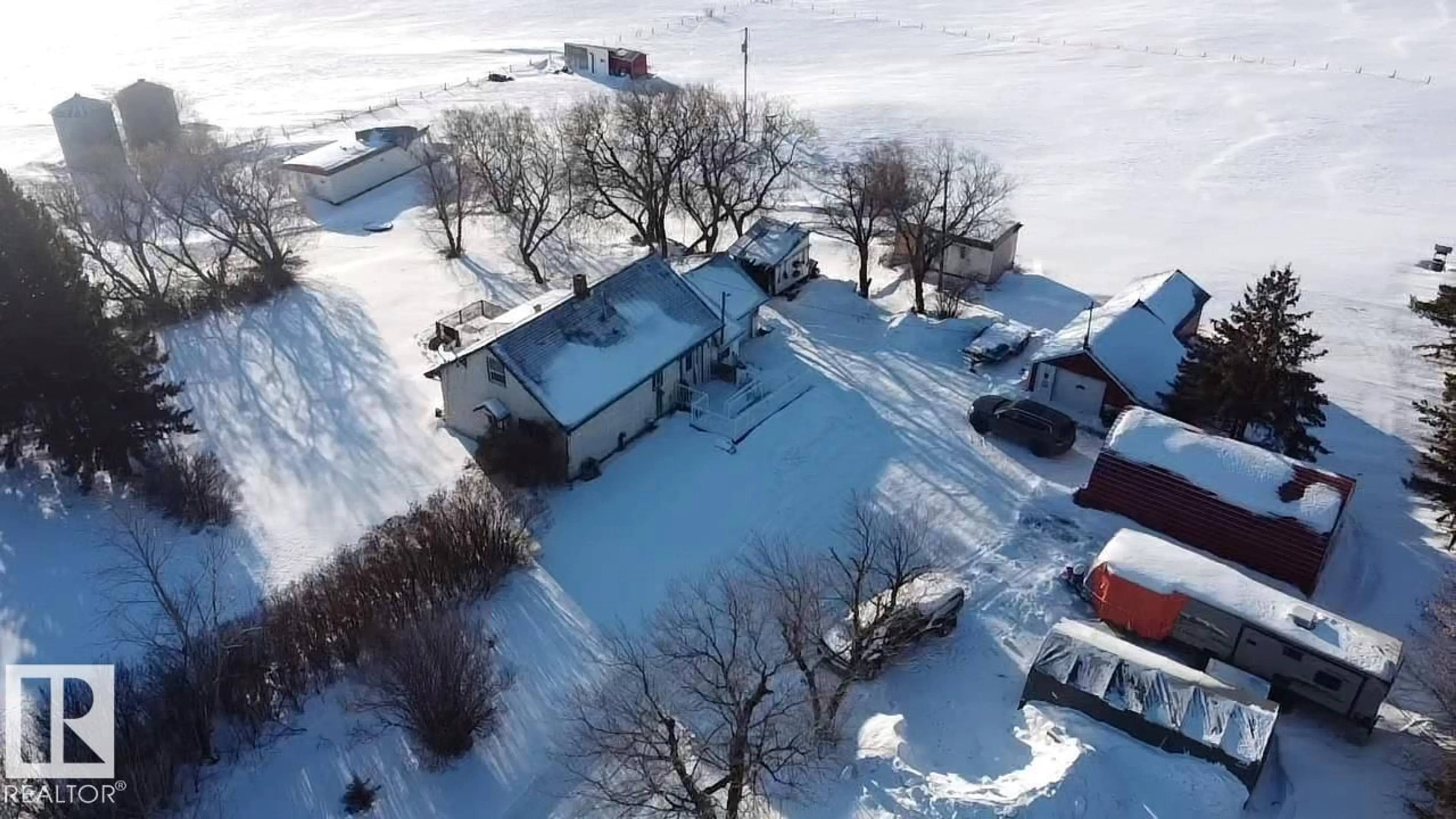 A pic from outside/outdoor area/front of a property/back of a property/a pic from drone, street for 59240 RANGE 191 RD, Rural Smoky Lake County Alberta T0A3C0