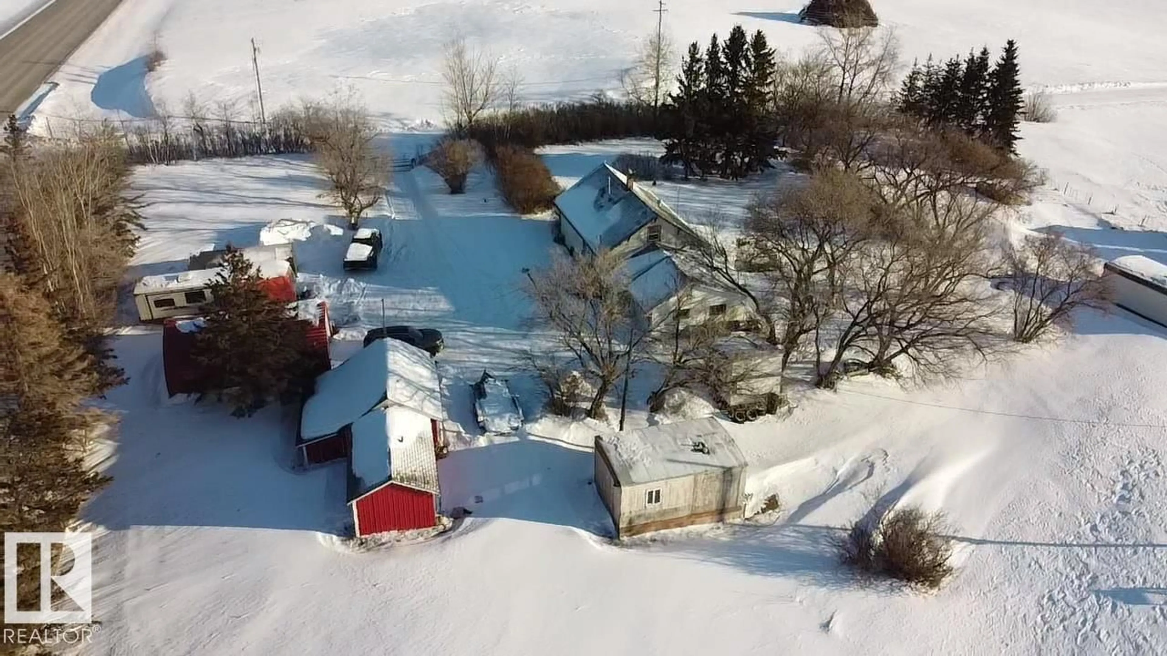 A pic from outside/outdoor area/front of a property/back of a property/a pic from drone, street for 59240 RANGE 191 RD, Rural Smoky Lake County Alberta T0A3C0