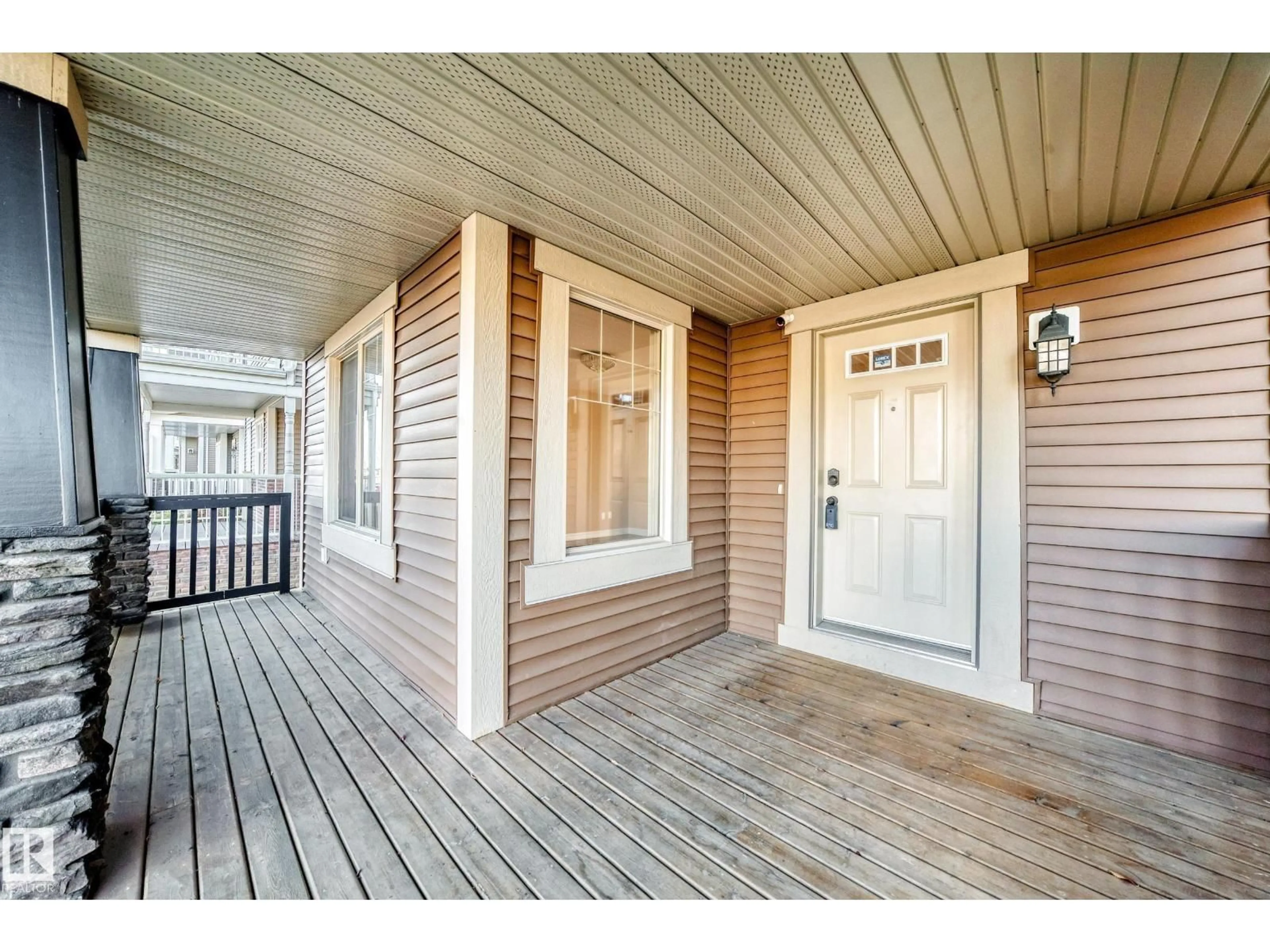 Indoor entryway for 283 GRIESBACH RD, Edmonton Alberta T5E6S2