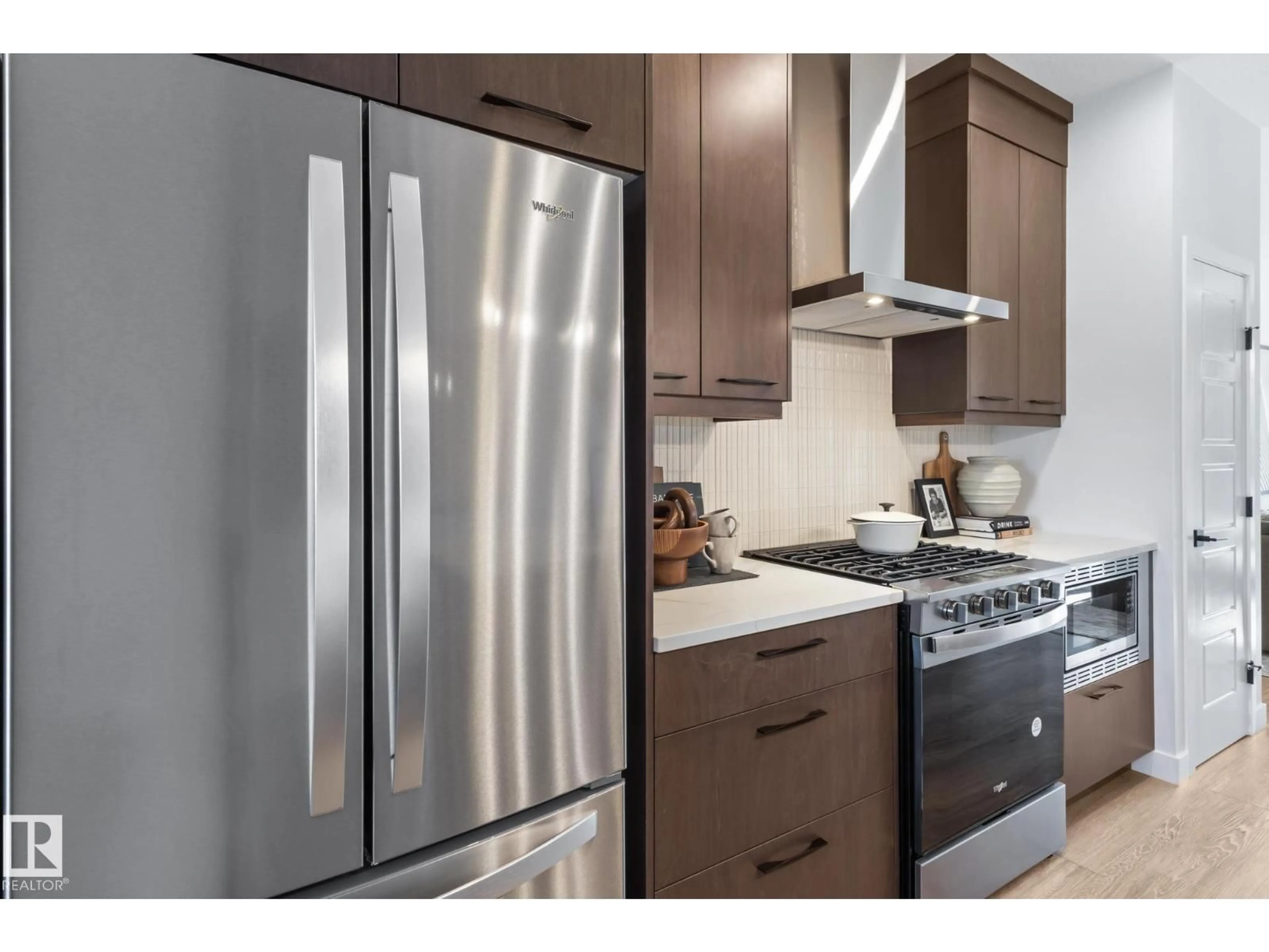 Standard kitchen, unknown for 1233 CRISTALL WY, Edmonton Alberta T6W5T1