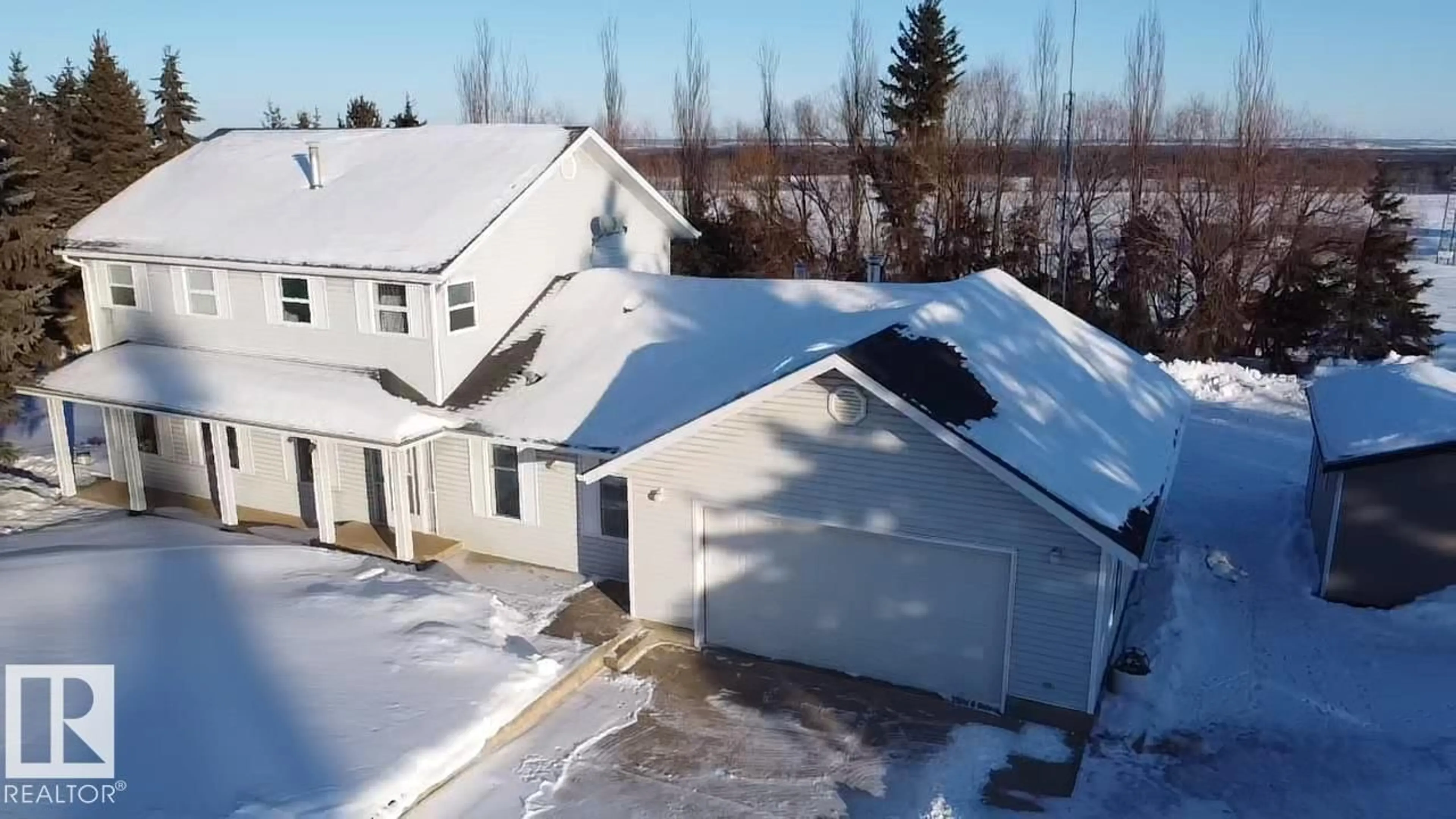 A pic from outside/outdoor area/front of a property/back of a property/a pic from drone, unknown for 59059 RANGE 170, Rural Smoky Lake County Alberta T0A3C0