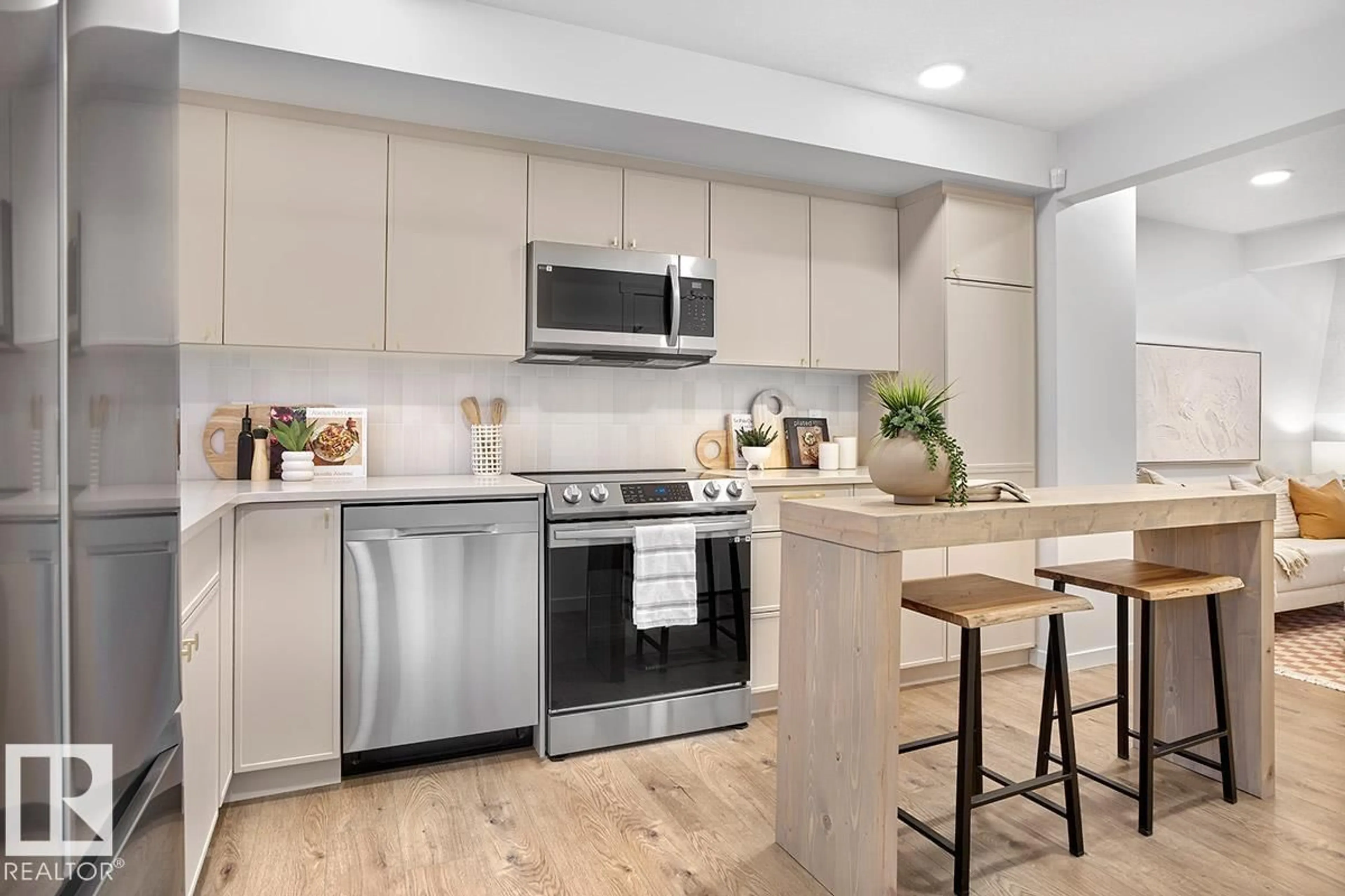 Open concept kitchen, unknown for 206 MARQUIS BV, Edmonton Alberta T5Y4E7