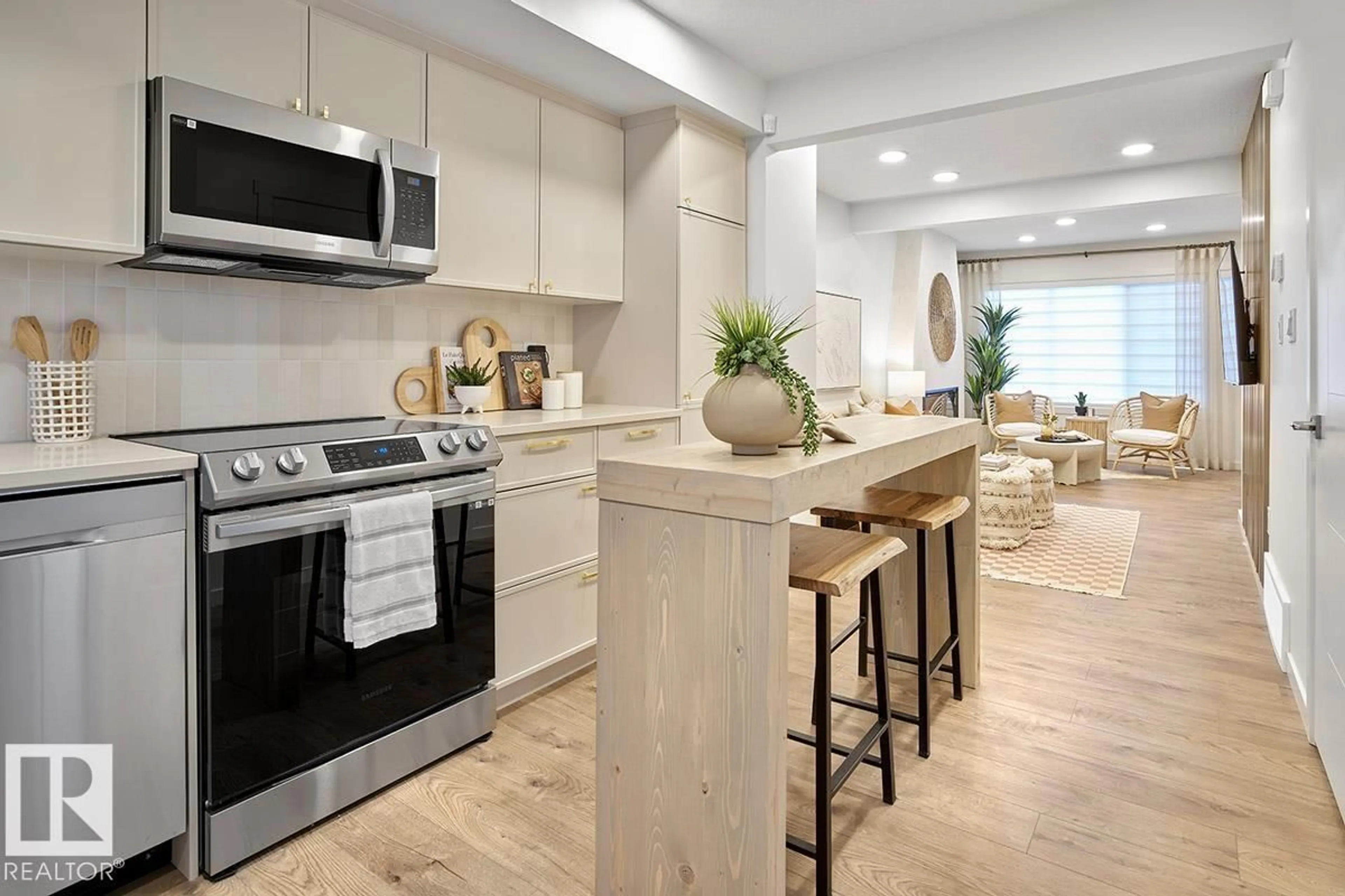 Open concept kitchen, unknown for 206 MARQUIS BV, Edmonton Alberta T5Y4E7